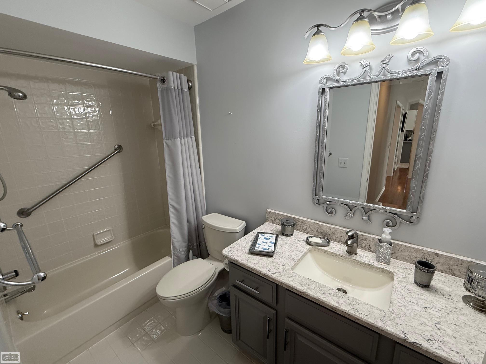 41371 Carmelo W Drive, Clinton Twp, MI 48038 — Photo 16