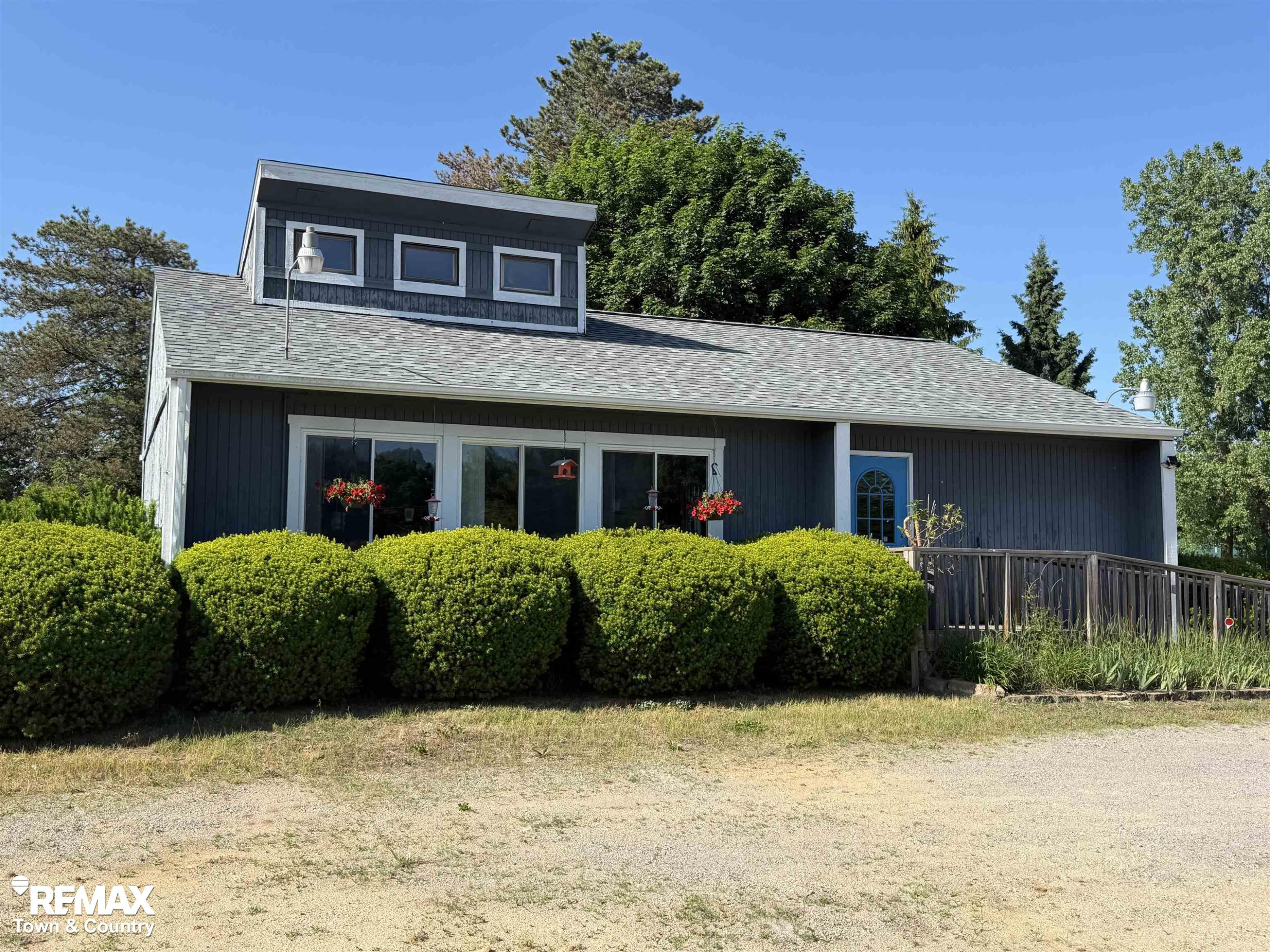 8009 N Mckinley Road, Flushing, MI 48433