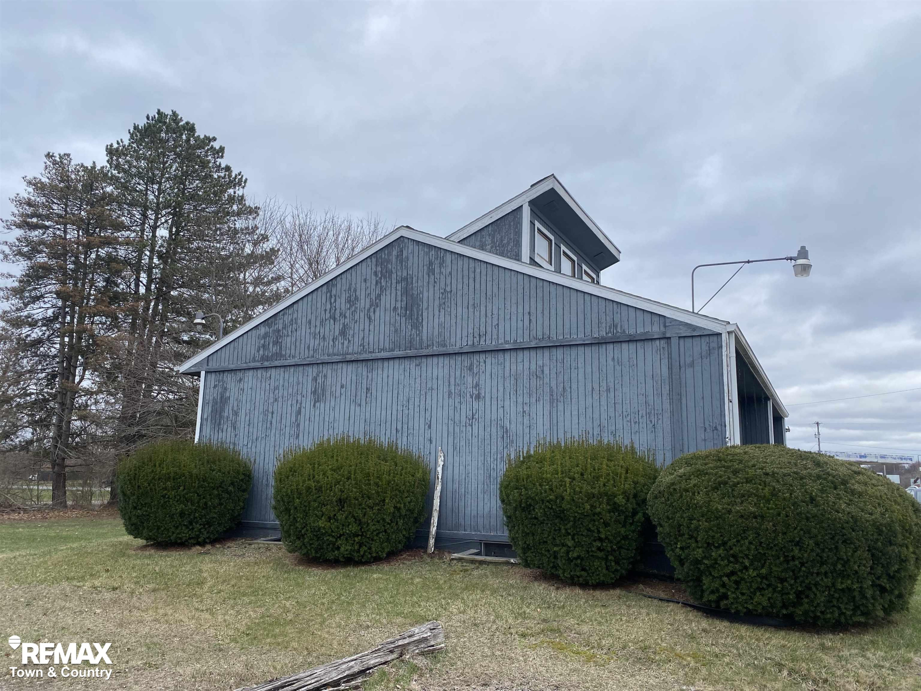 8009 N Mckinley Road, Flushing, MI 48433 — Photo 17