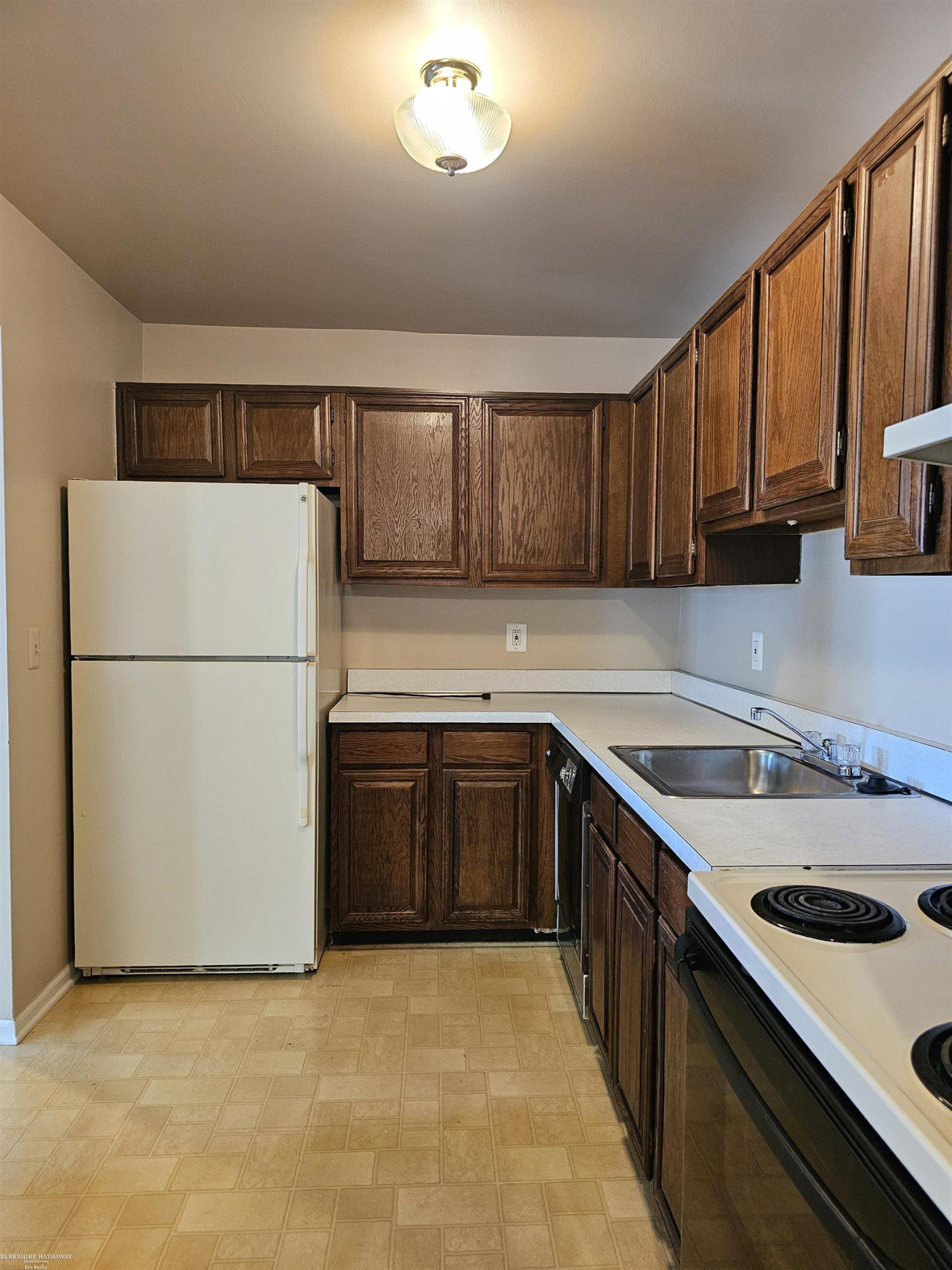 409 Sunset Lane, Unit 32, Saint Clair Shores, MI 48082 — Photo 8