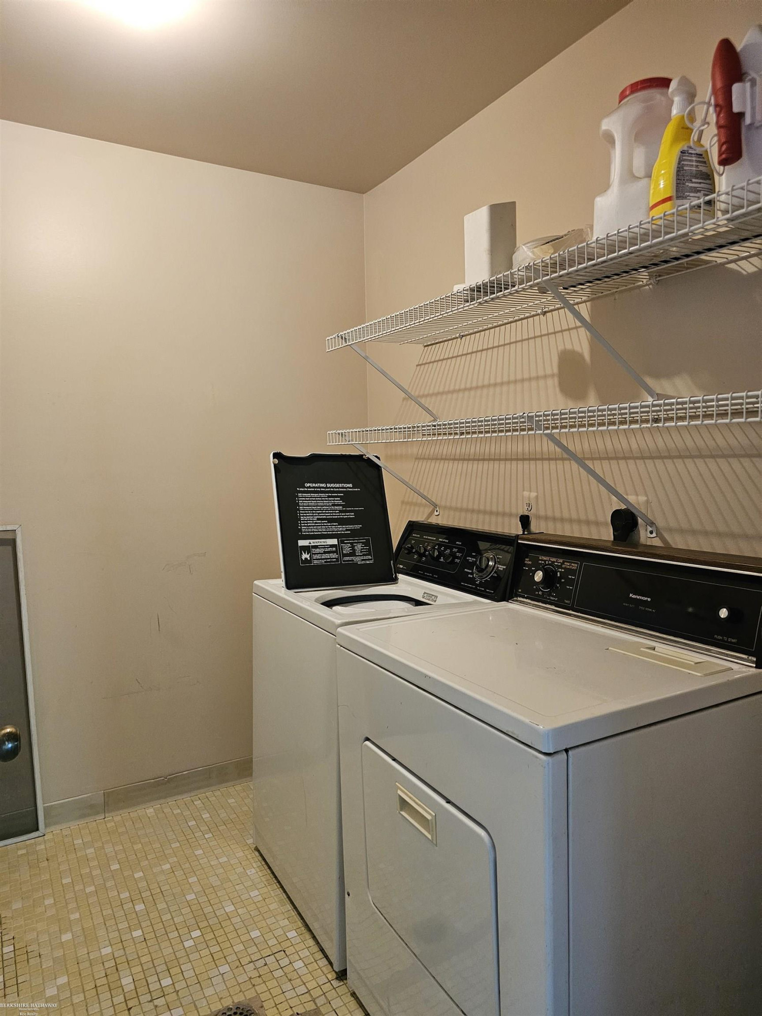 409 Sunset Lane, Unit 32, Saint Clair Shores, MI 48082 — Photo 10