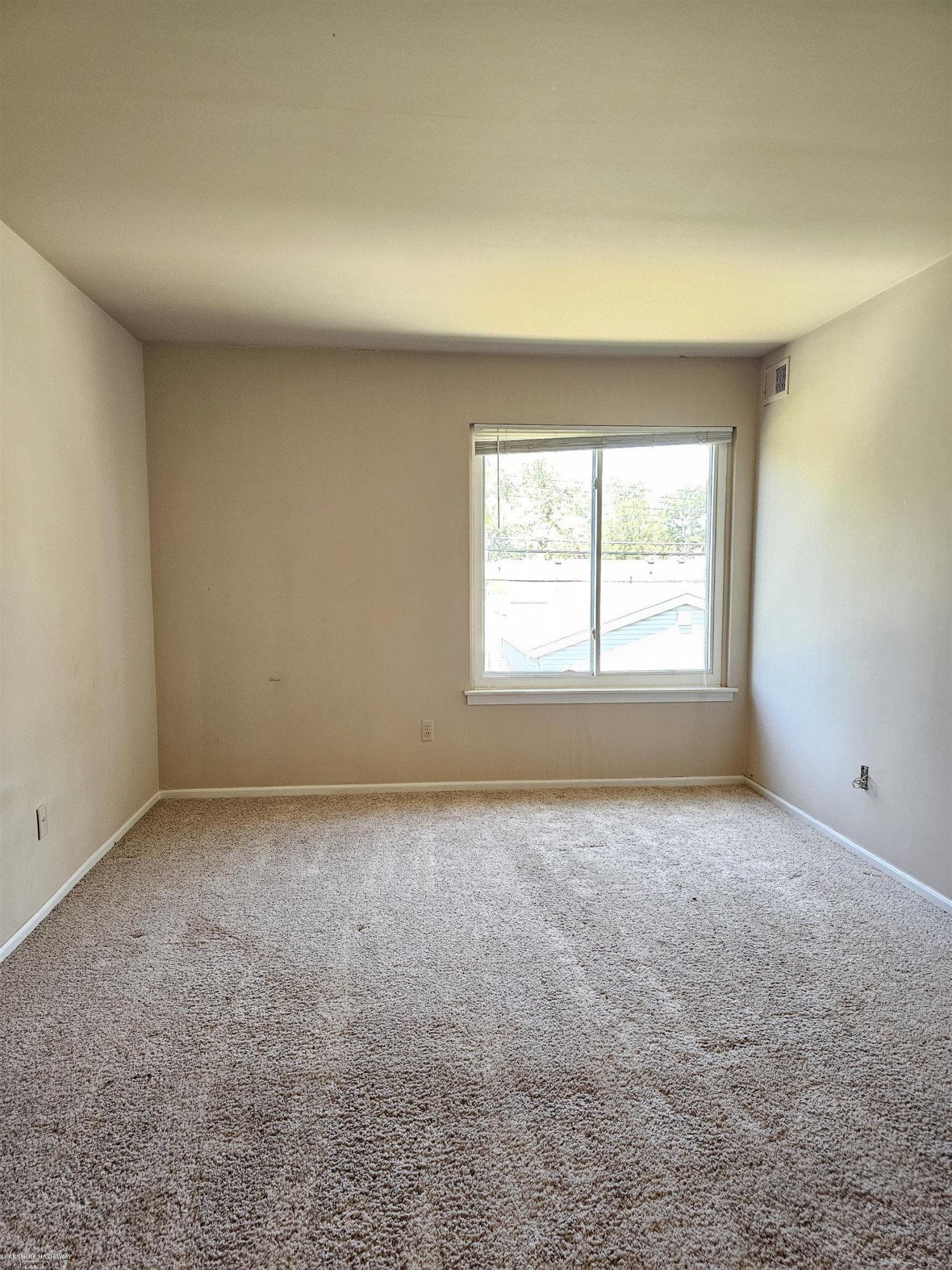 409 Sunset Lane, Unit 32, Saint Clair Shores, MI 48082 — Photo 11