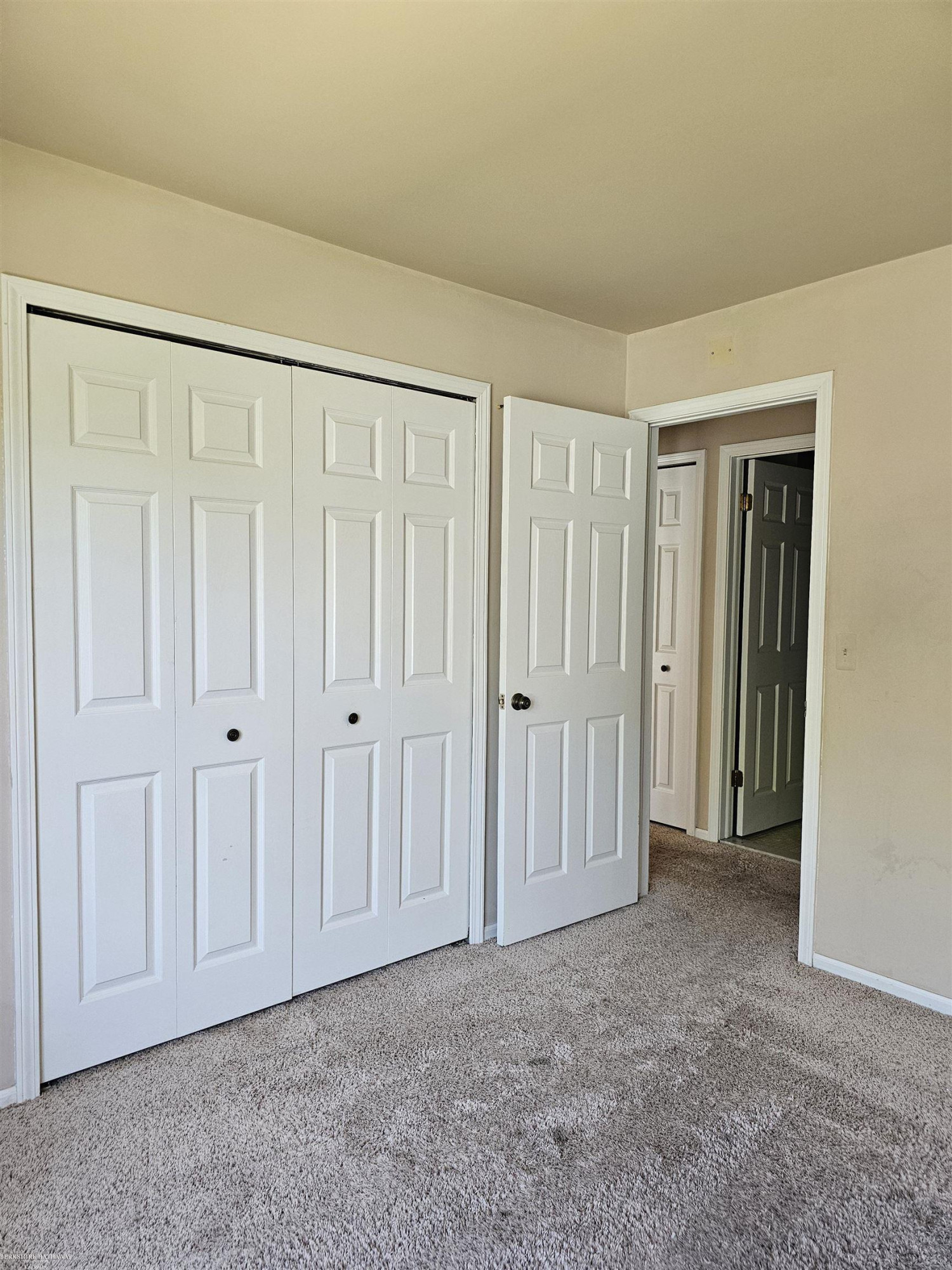 409 Sunset Lane, Unit 32, Saint Clair Shores, MI 48082 — Photo 12
