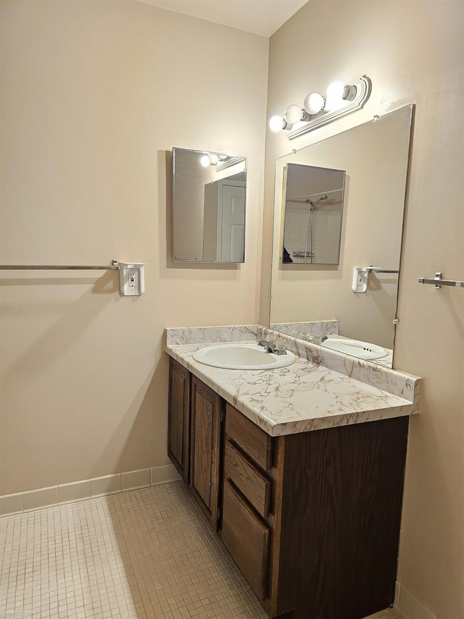 409 Sunset Lane, Unit 32, Saint Clair Shores, MI 48082 — Photo 16