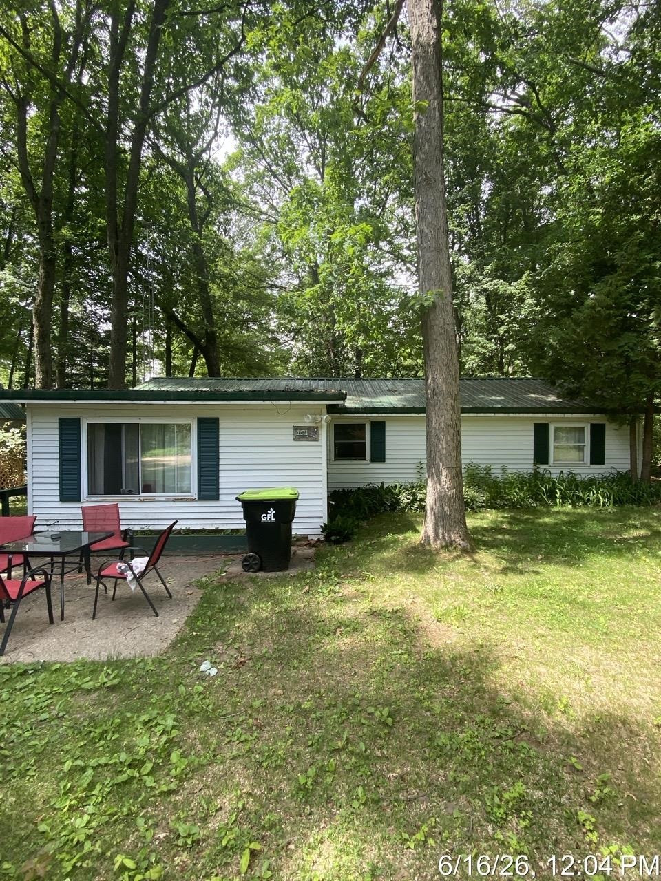 1021 Pocahontas Road, Harrison, MI 48625