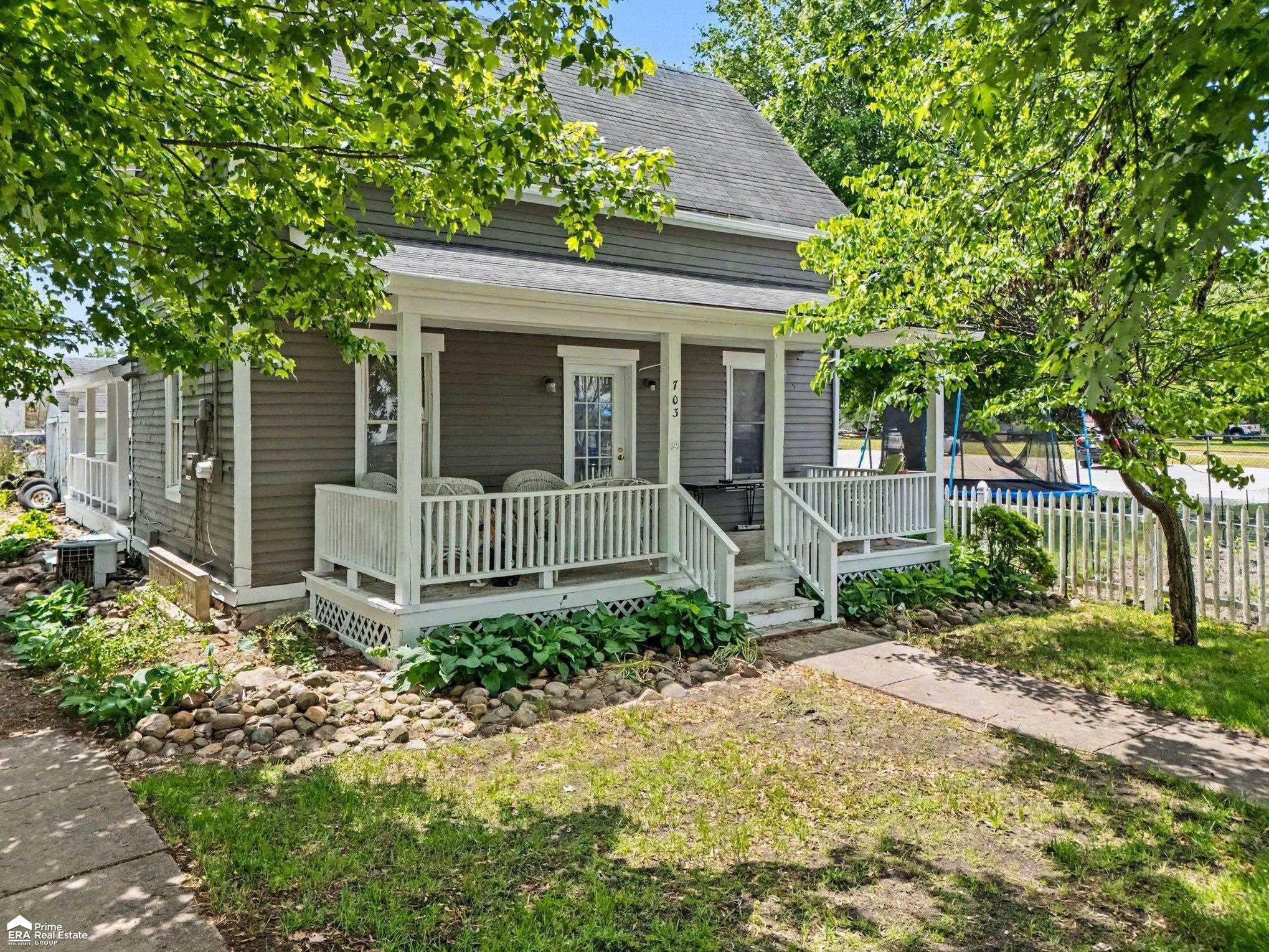 703 Brady Street, Chesaning, MI 48616 — Photo 4