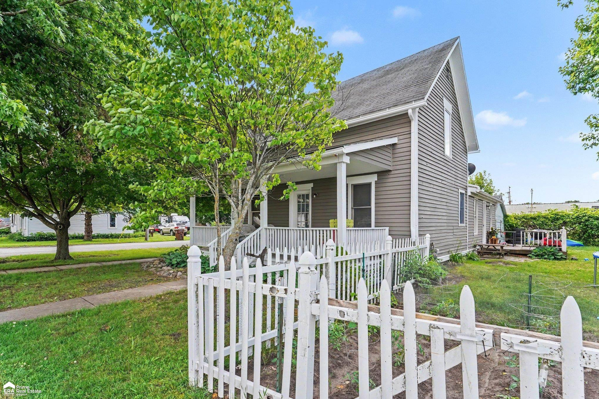703 Brady Street, Chesaning, MI 48616 — Photo 5