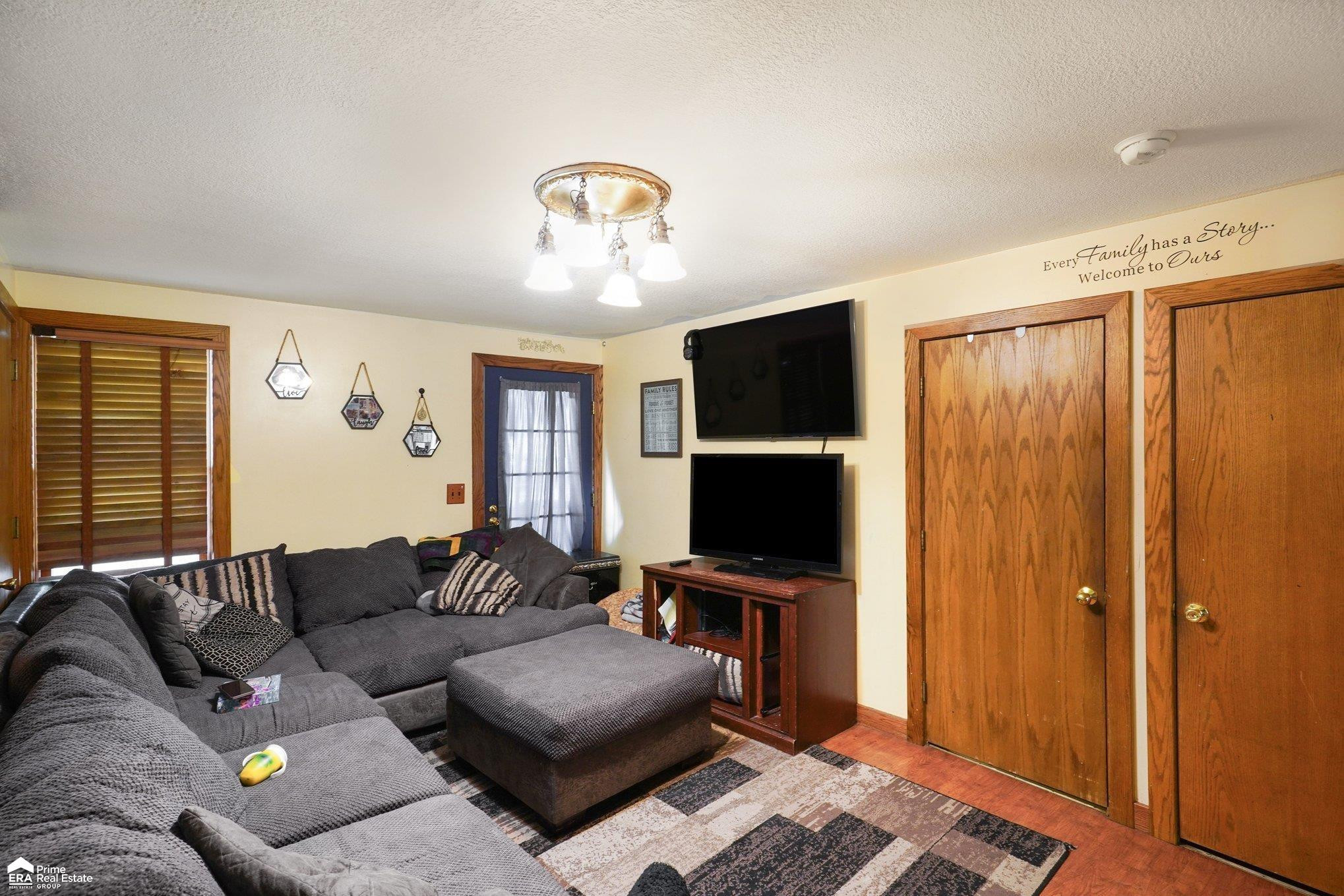 703 Brady Street, Chesaning, MI 48616 — Photo 8