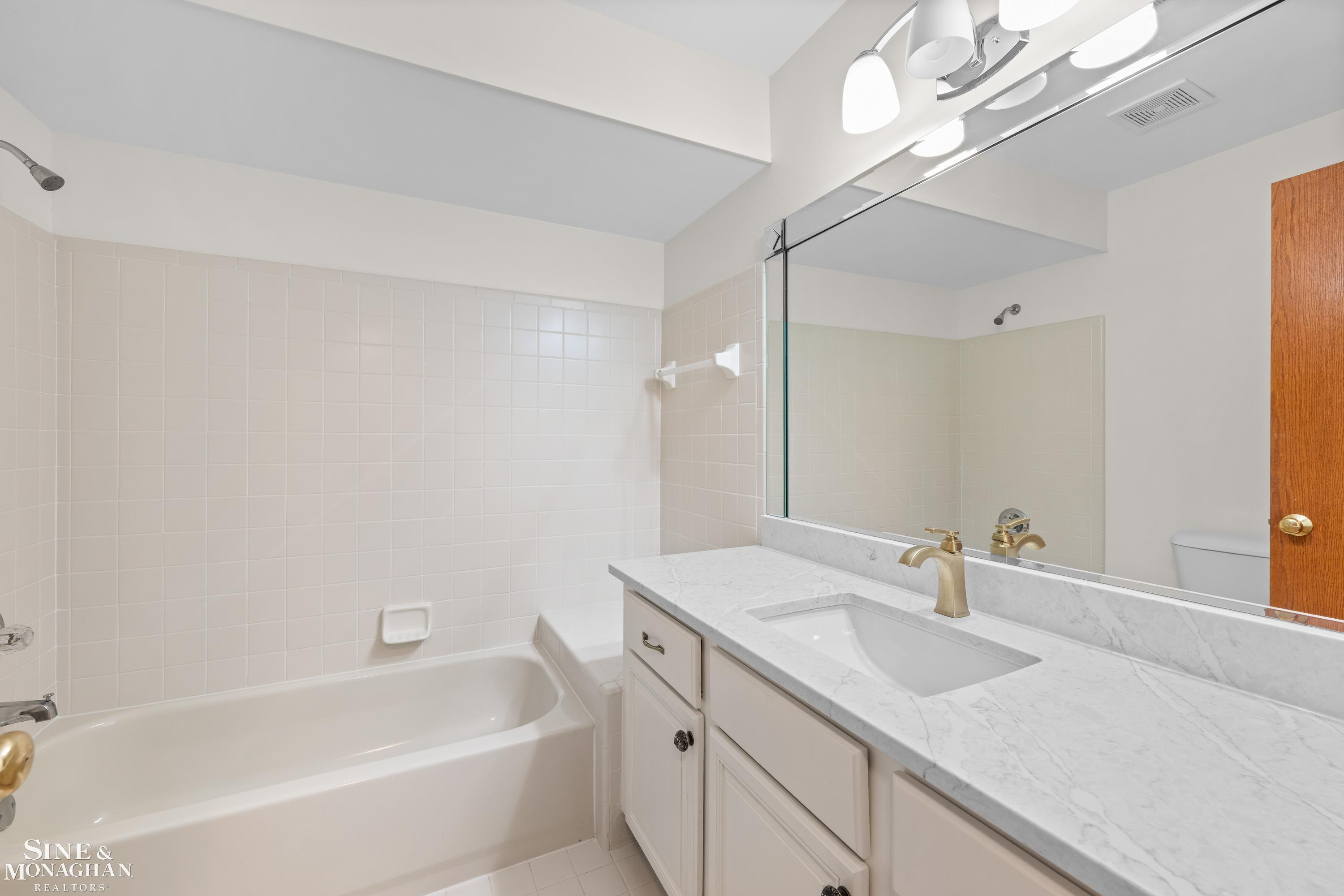 52112 Southview Ridge, Macomb, MI 48042 — Photo 14