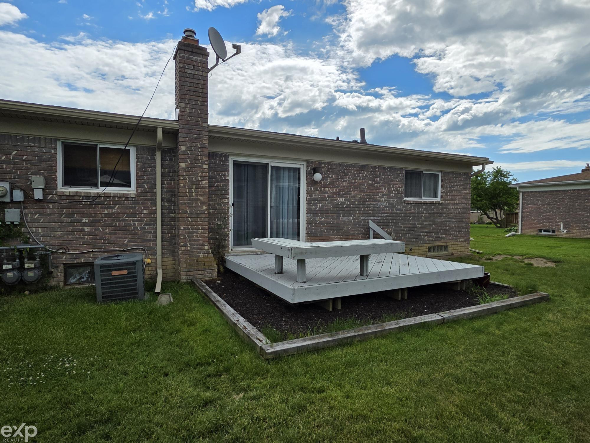 47459 Michele Court, MI 48047 — Photo 4