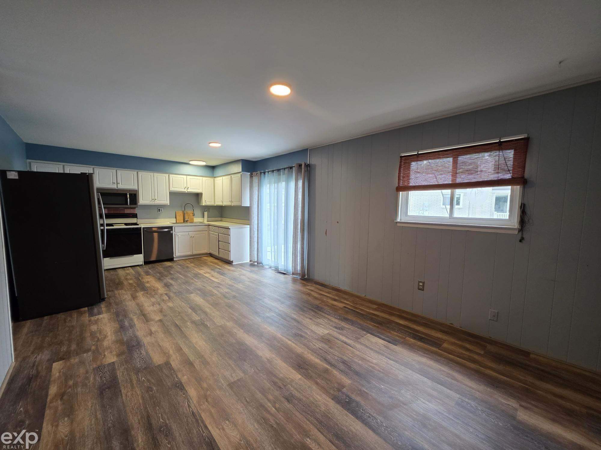 47459 Michele Court, MI 48047 — Photo 9