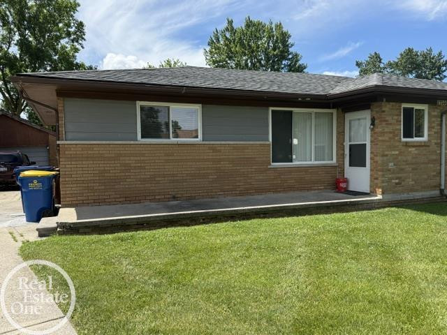 27550 E Schiller Street, MI 48047 — Photo 2
