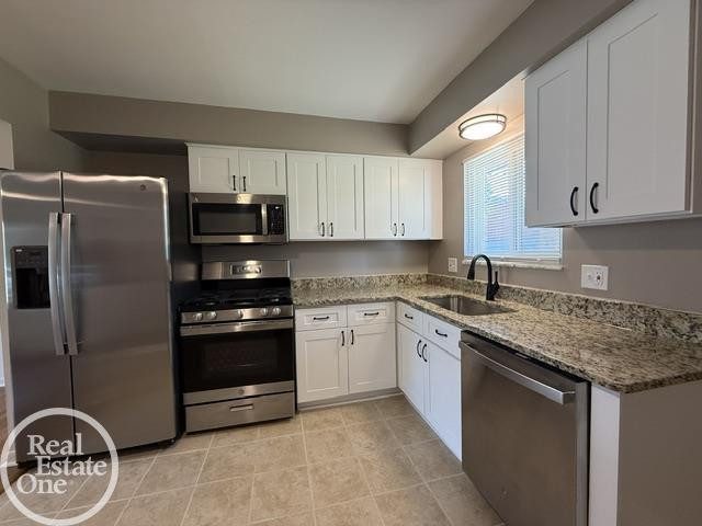 27550 E Schiller Street, MI 48047 — Photo 5