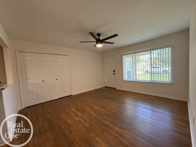 27550 E Schiller Street, MI 48047 — Photo 11