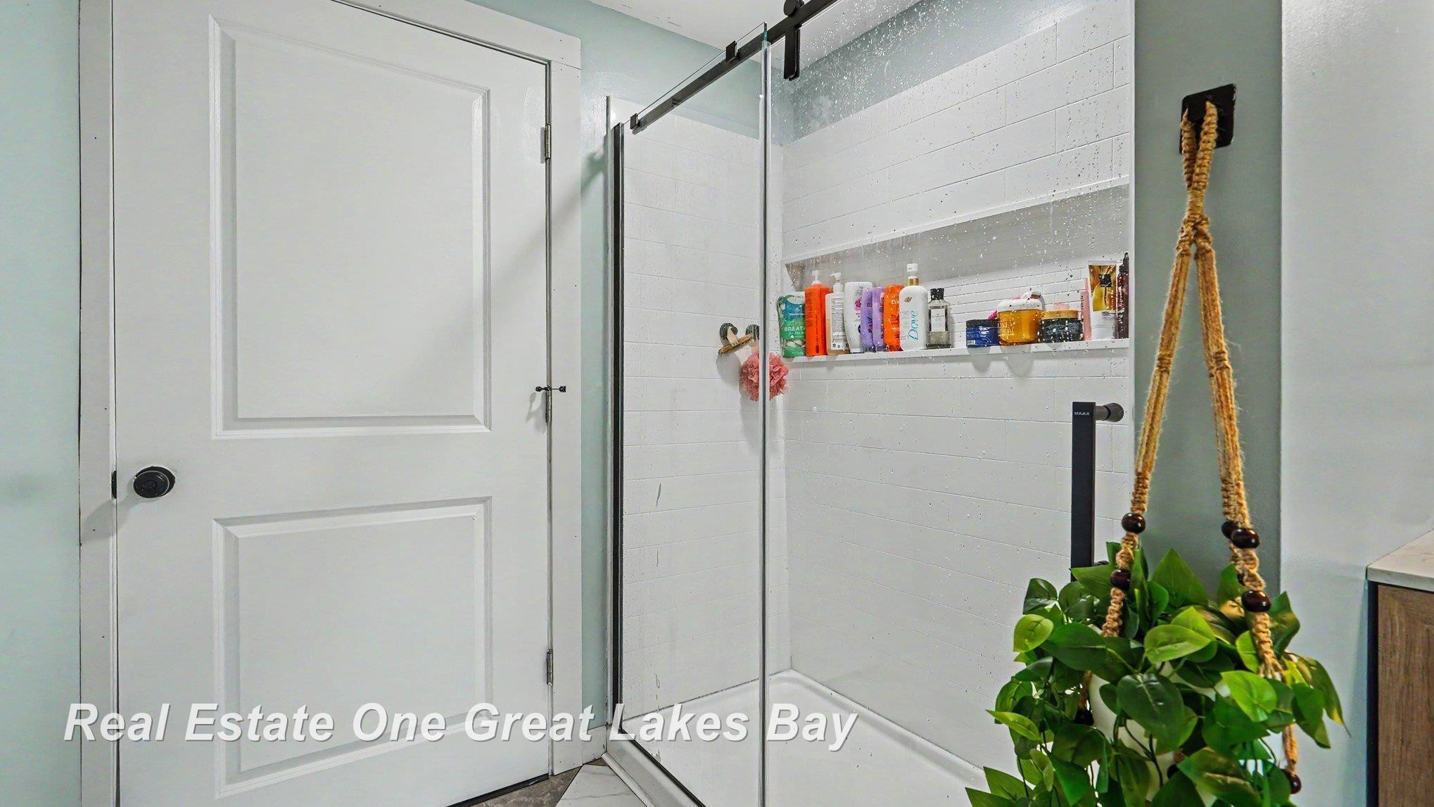 5250 N Center Road, Saginaw, MI 48604 — Photo 13