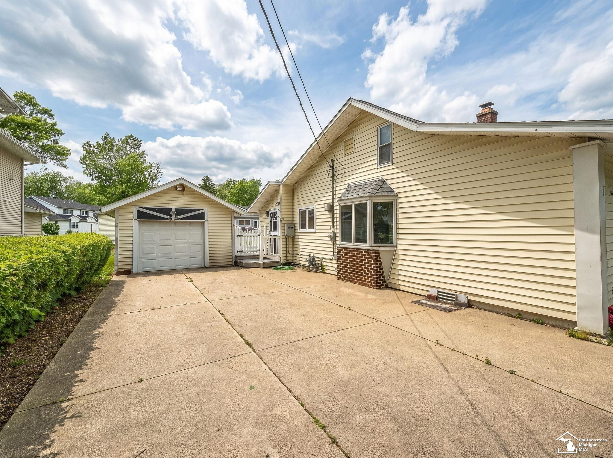13857 Lake Drive, Monroe, MI 48161 — Photo 21