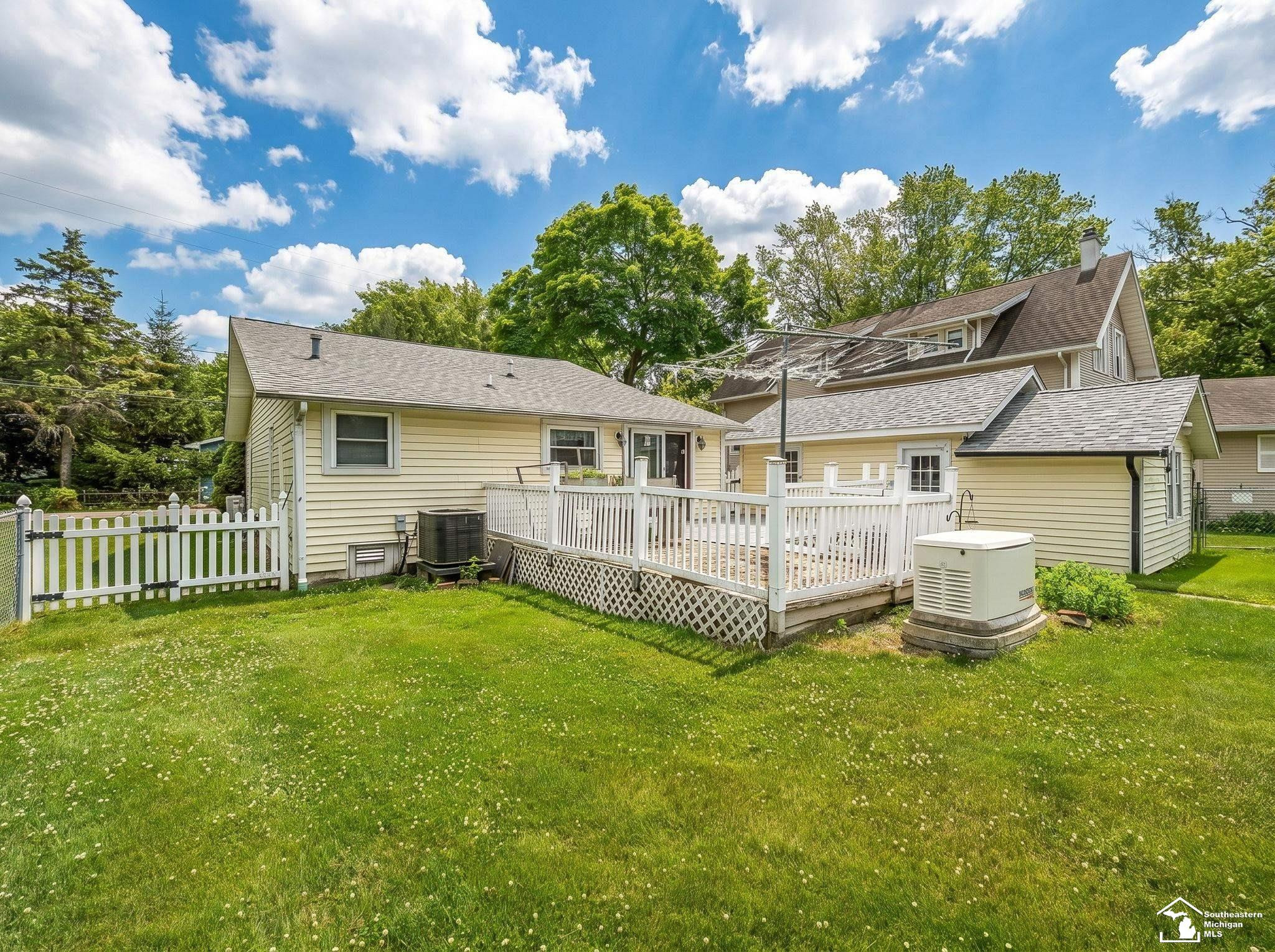 13857 Lake Drive, Monroe, MI 48161 — Photo 23