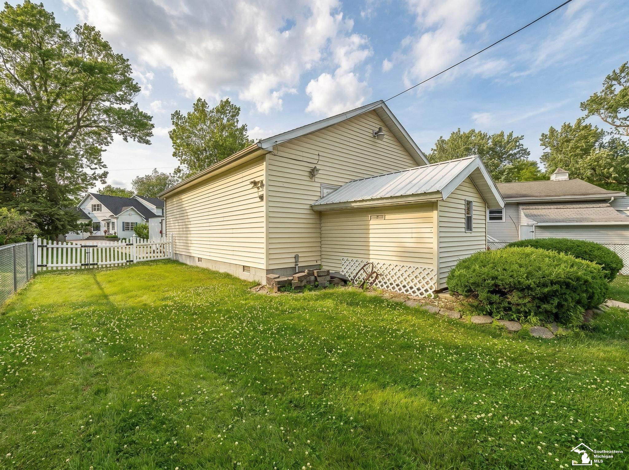 13857 Lake Drive, Monroe, MI 48161 — Photo 29