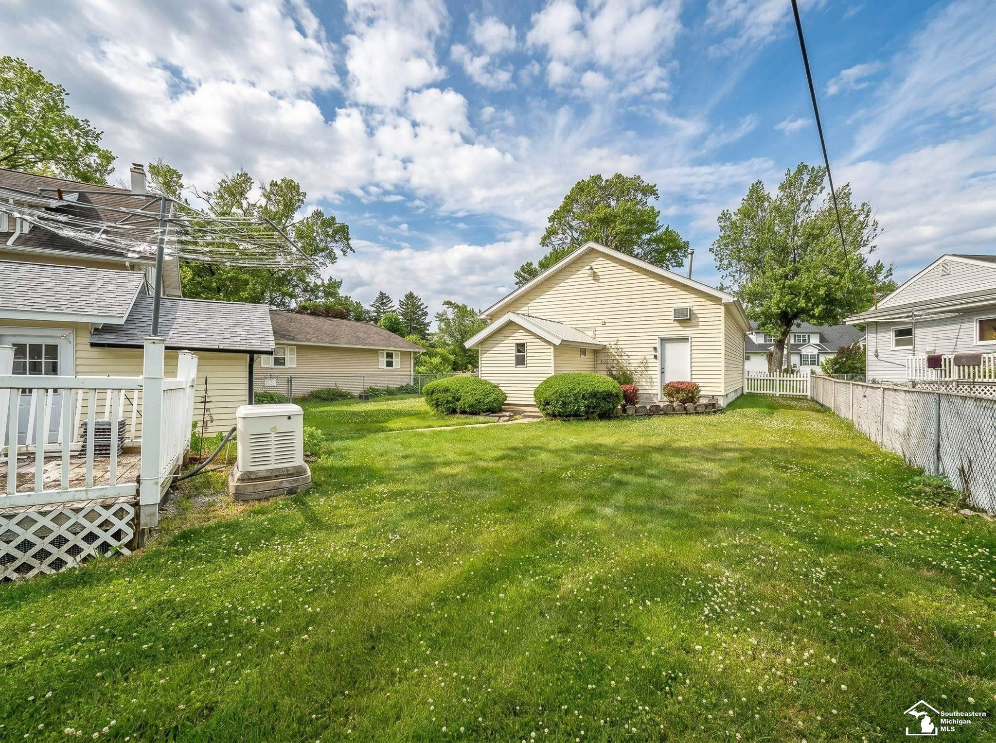 13857 Lake Drive, Monroe, MI 48161 — Photo 32