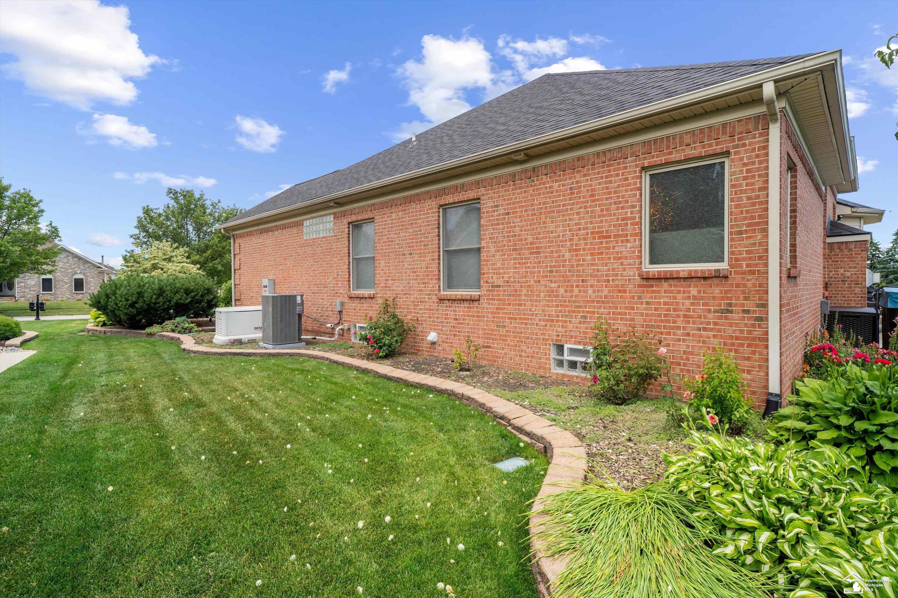 8424 Eagle Pointe Drive, Newport, MI 48166 — Photo 69