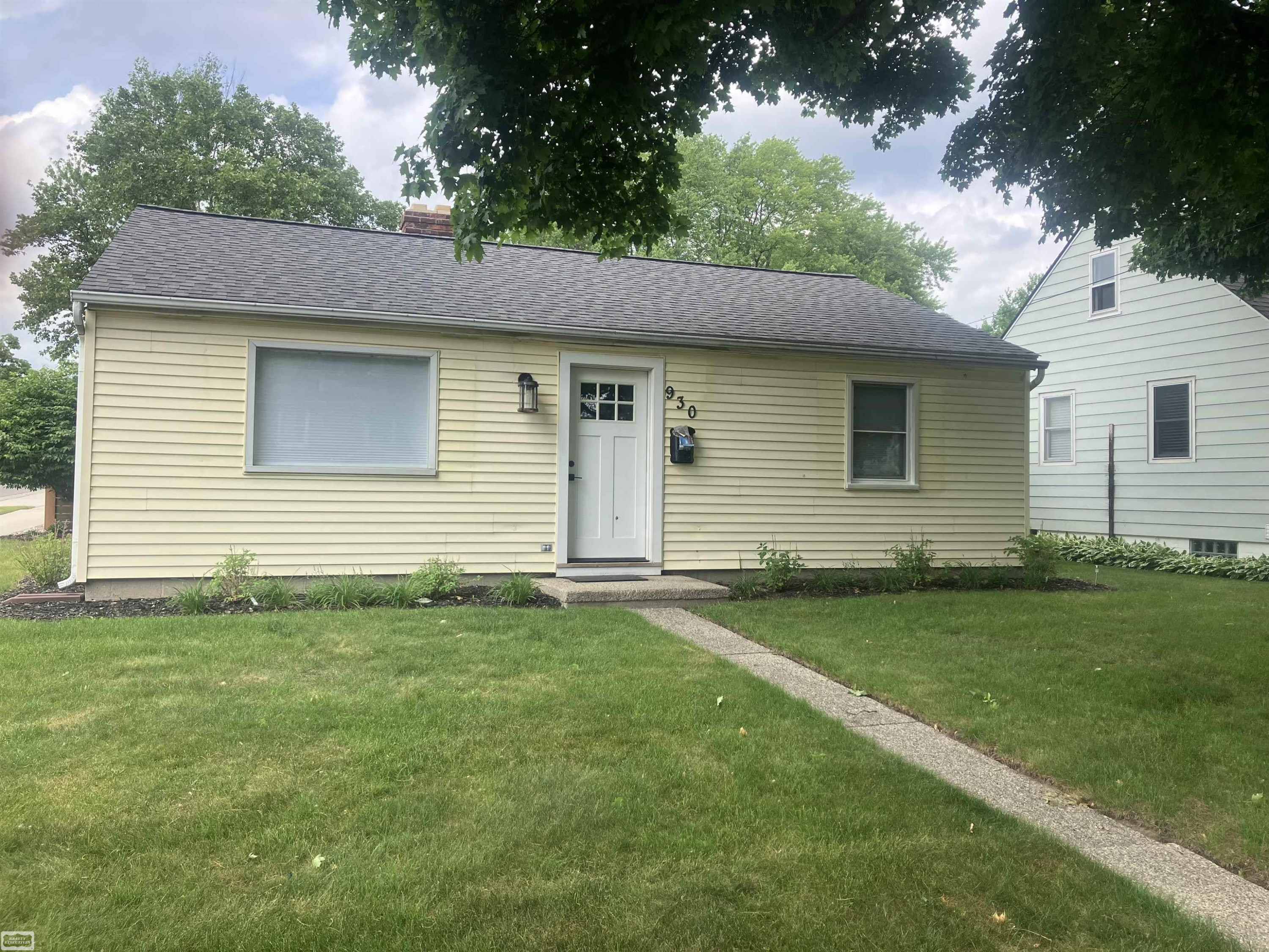 930 W 3rd Street, Rochester, MI 48307 — front exterior