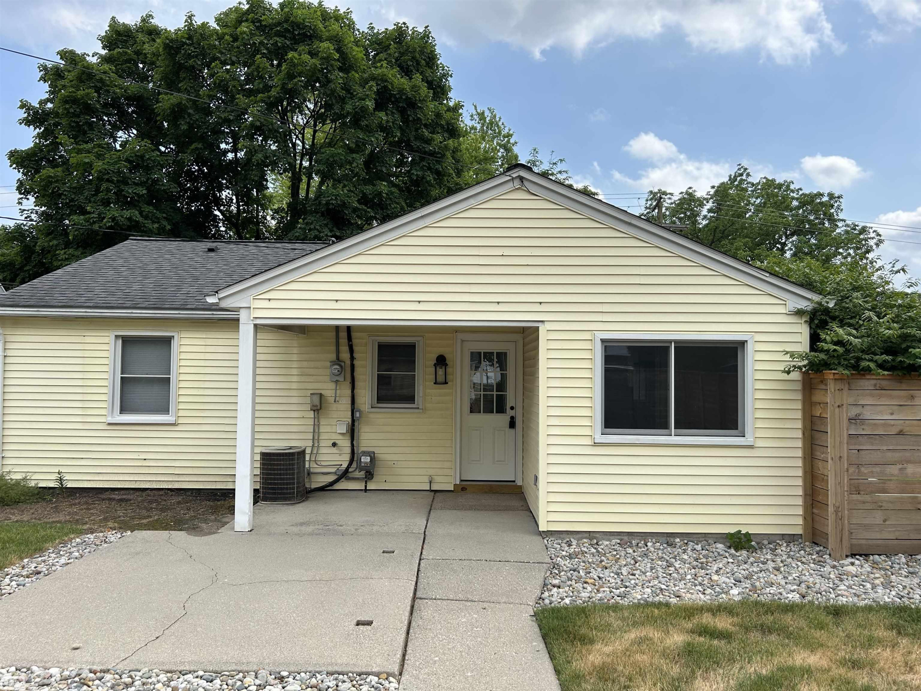 930 W 3rd Street, Rochester, MI 48307 — Photo 4