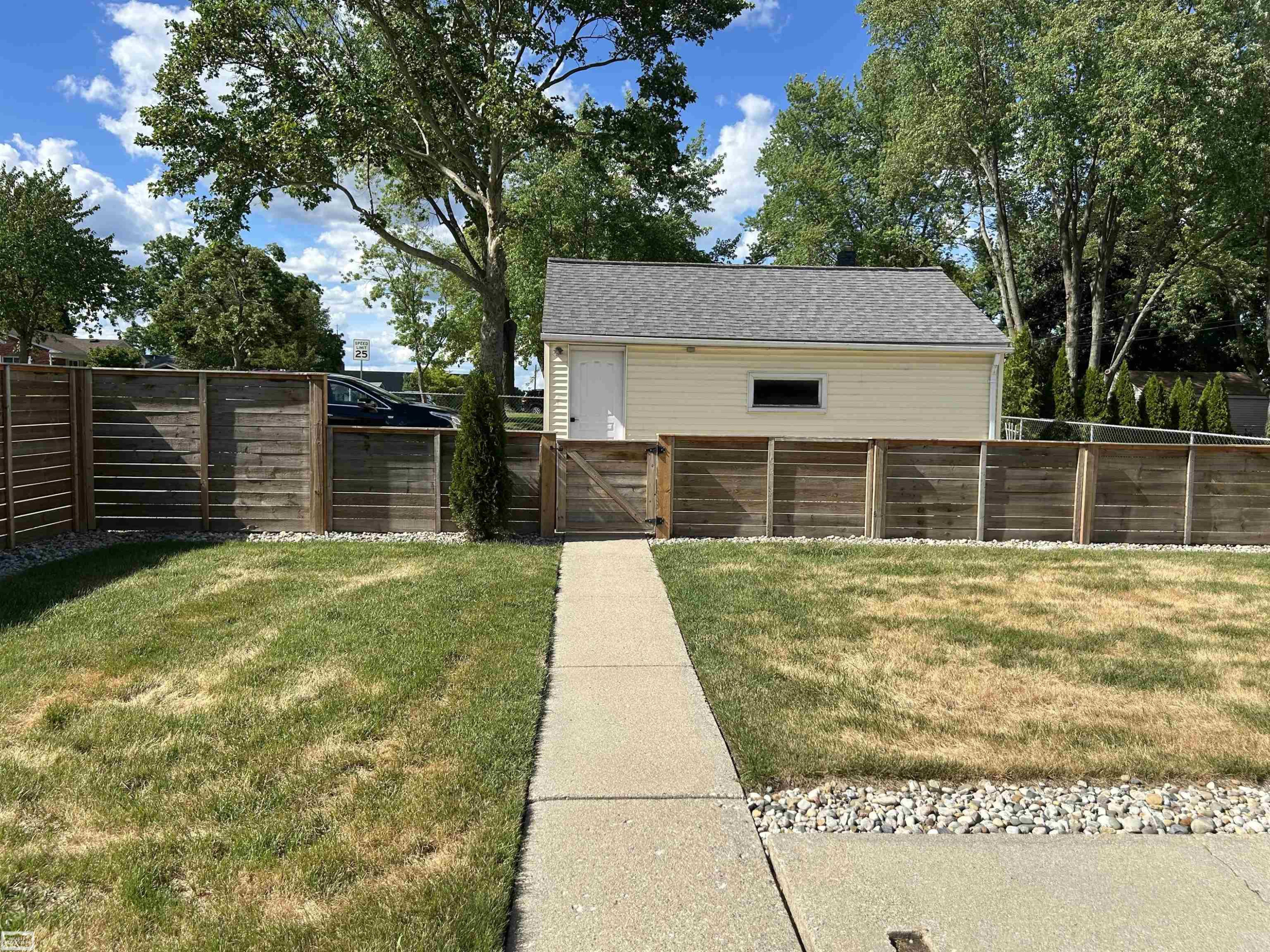 930 W 3rd Street, Rochester, MI 48307 — Photo 7