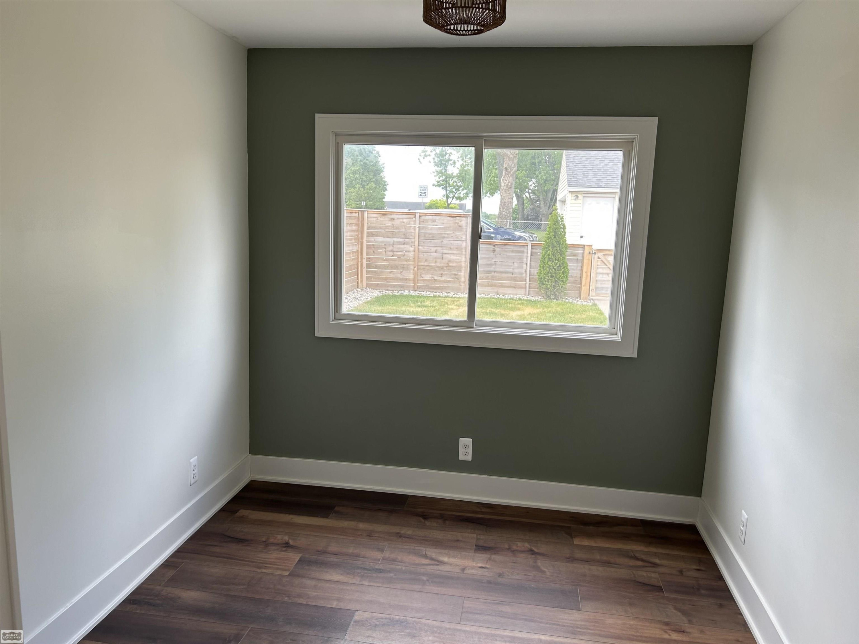 930 W 3rd Street, Rochester, MI 48307 — Photo 10