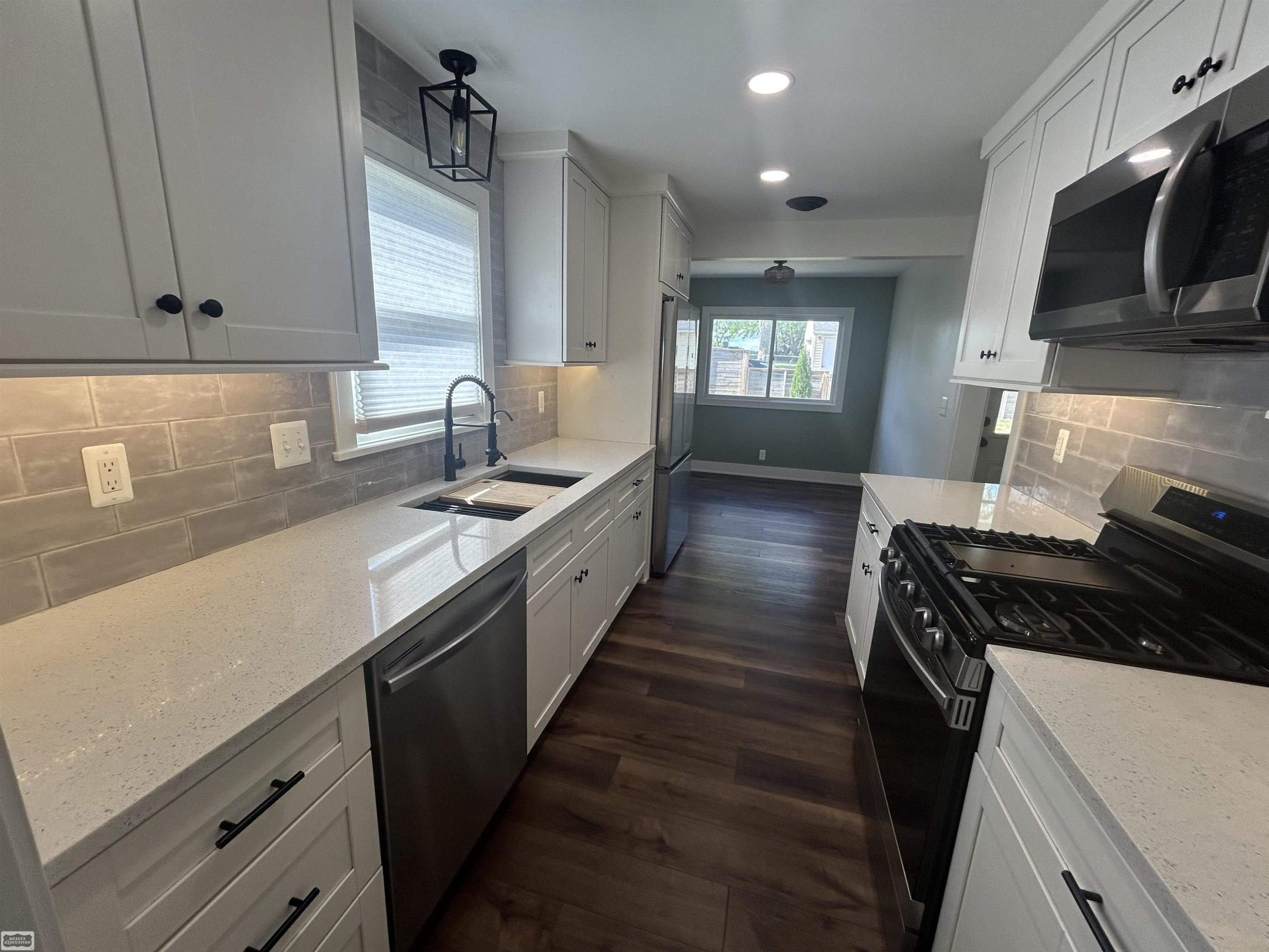 930 W 3rd Street, Rochester, MI 48307 — Photo 12