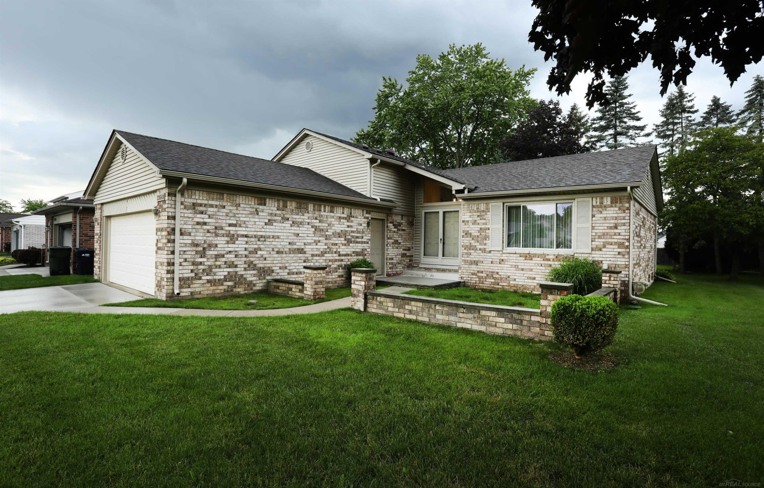 39549 Chantilly Drive, Sterling Heights, MI 48313 — Photo 2