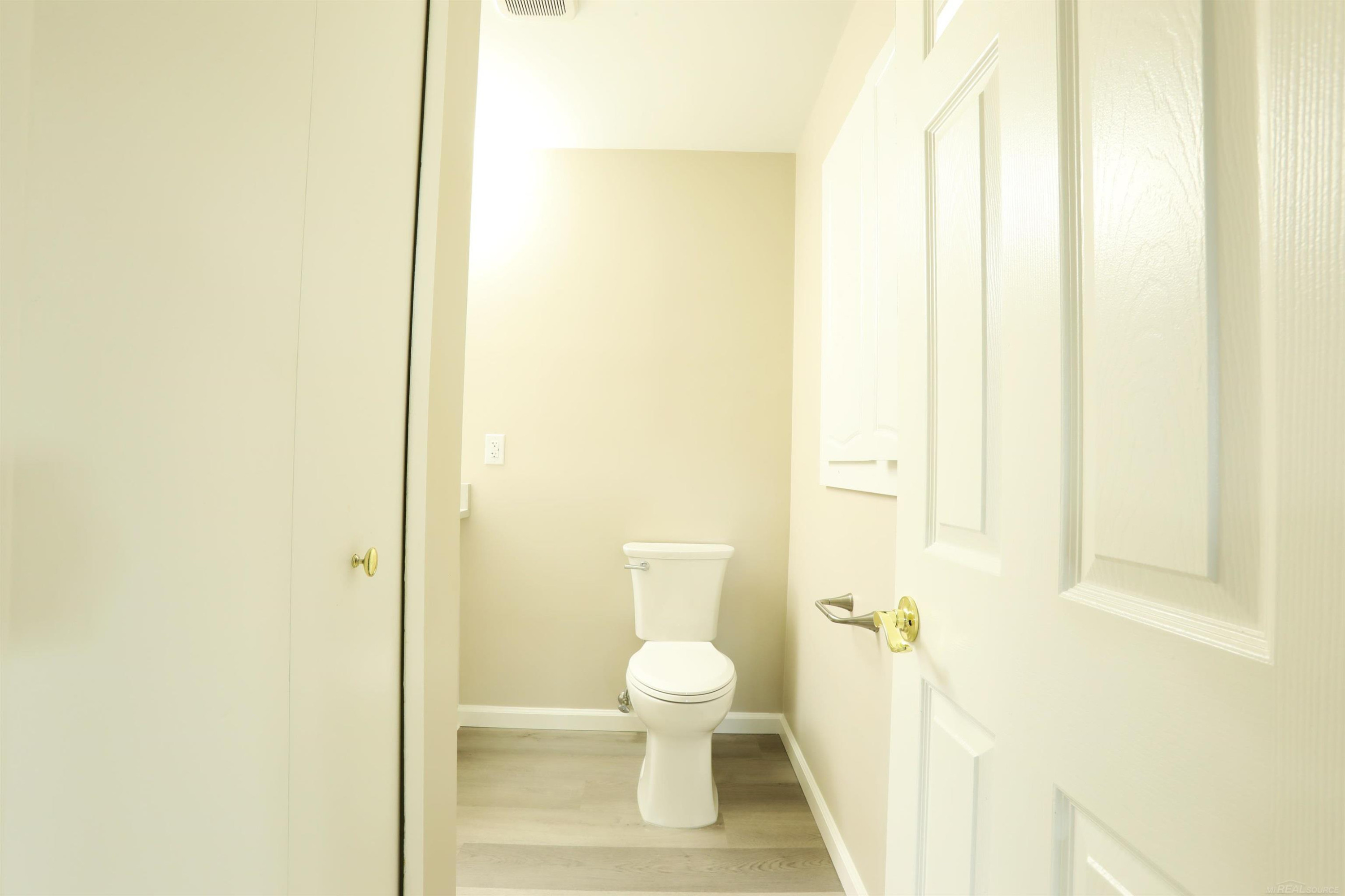 39549 Chantilly Drive, Sterling Heights, MI 48313 — Photo 17