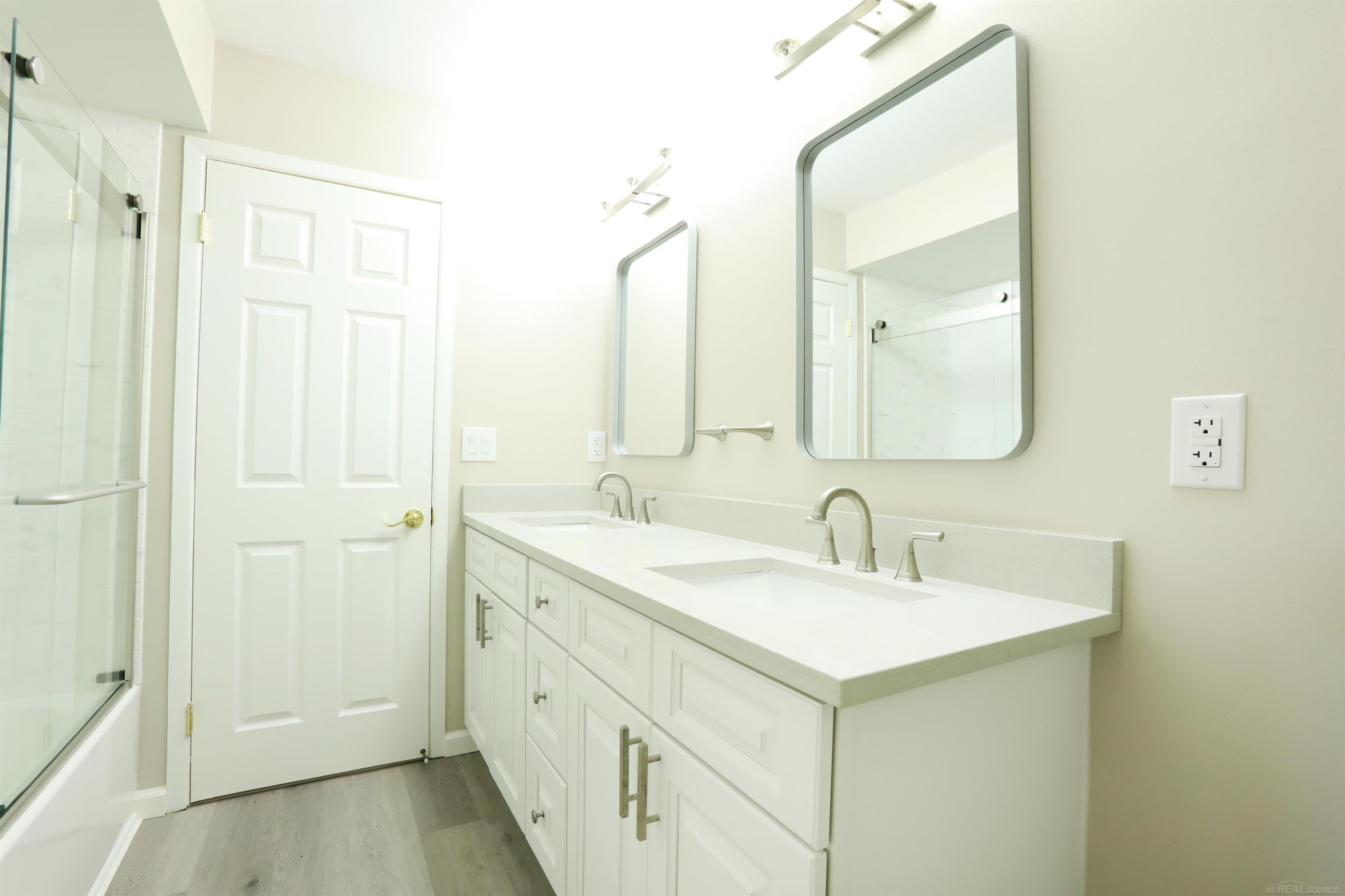 39549 Chantilly Drive, Sterling Heights, MI 48313 — Photo 18