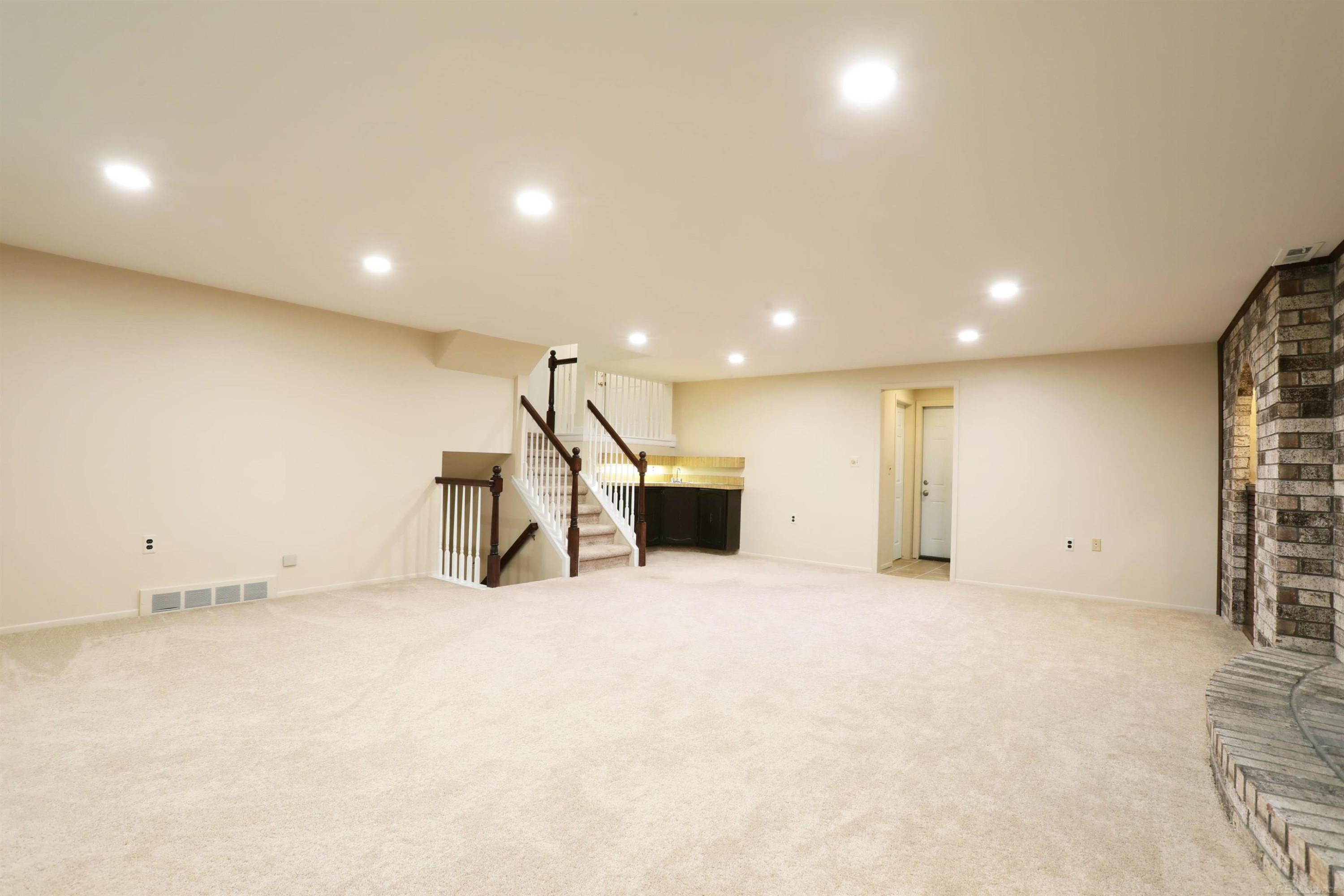 39549 Chantilly Drive, Sterling Heights, MI 48313 — Photo 23