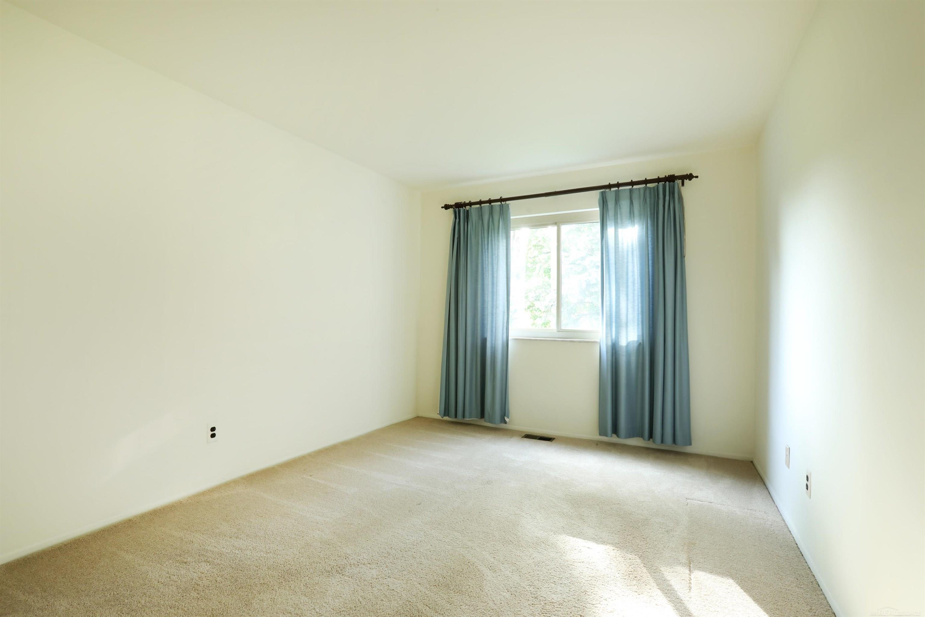 39549 Chantilly Drive, Sterling Heights, MI 48313 — Photo 28