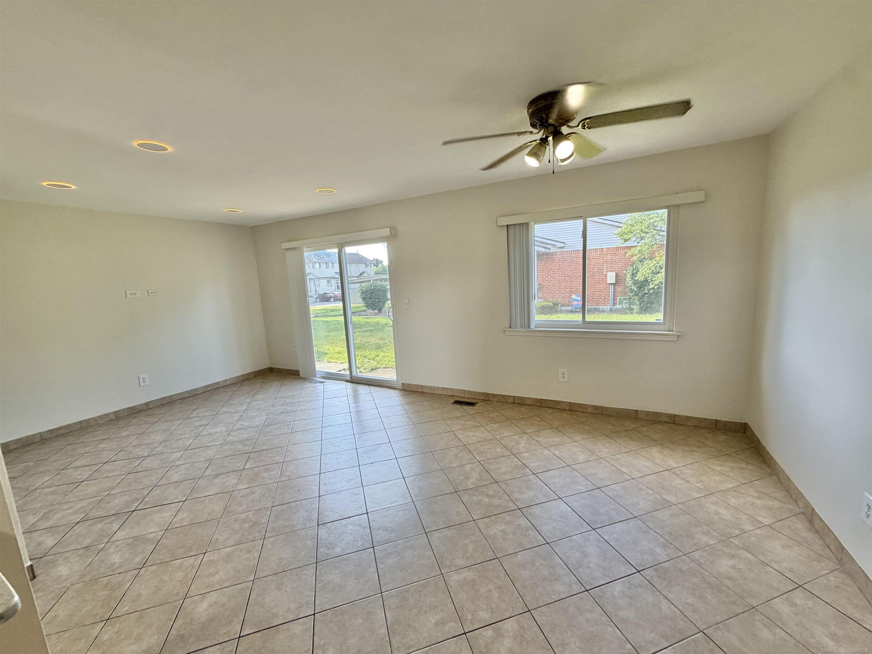 2208 ORCHARD Crest Street, Shelby Twp, MI 48317 — Photo 4