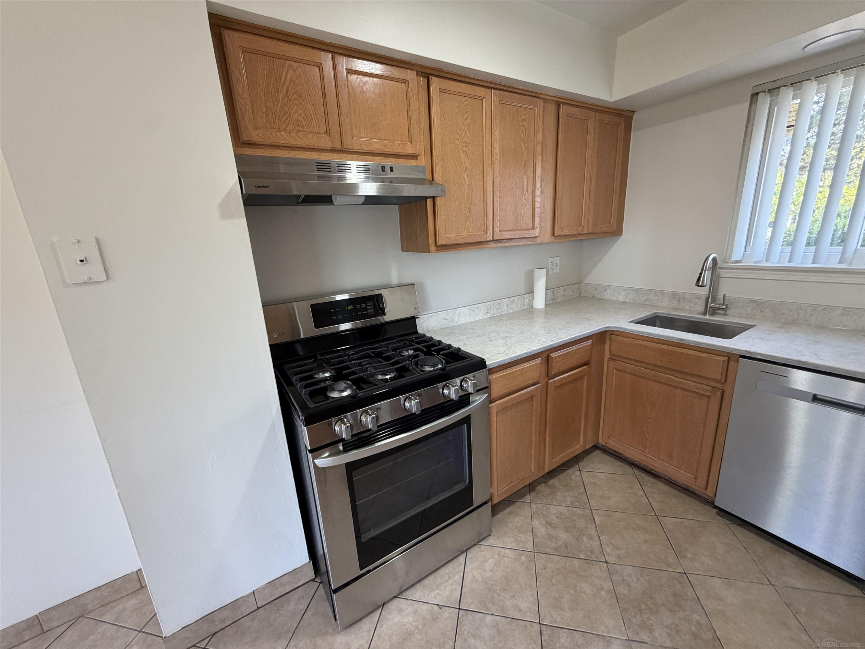 2208 ORCHARD Crest Street, Shelby Twp, MI 48317 — Photo 8