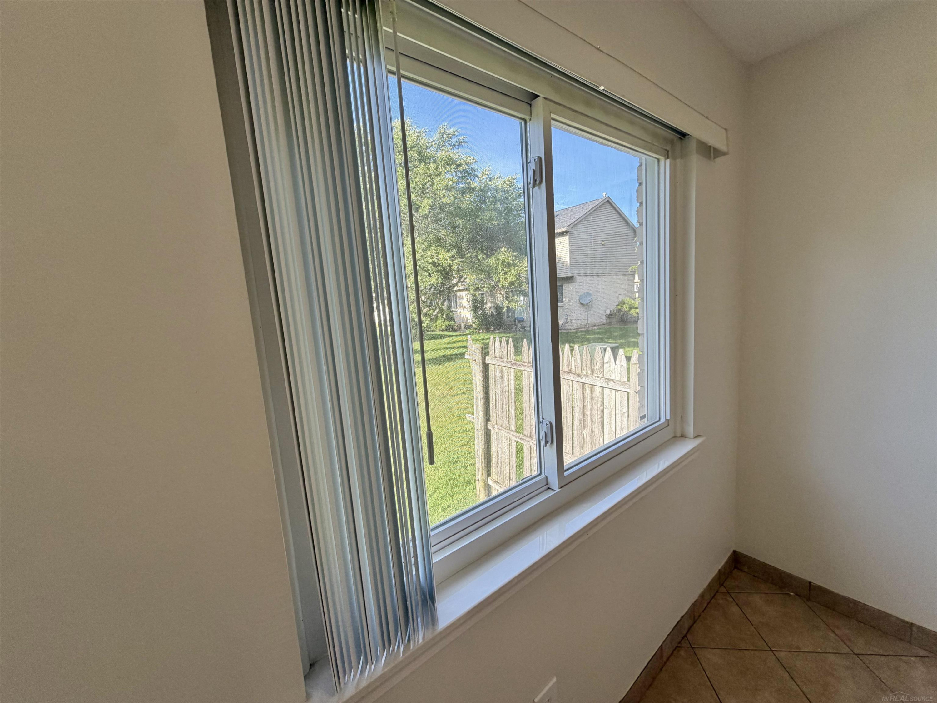 2208 ORCHARD Crest Street, Shelby Twp, MI 48317 — Photo 12