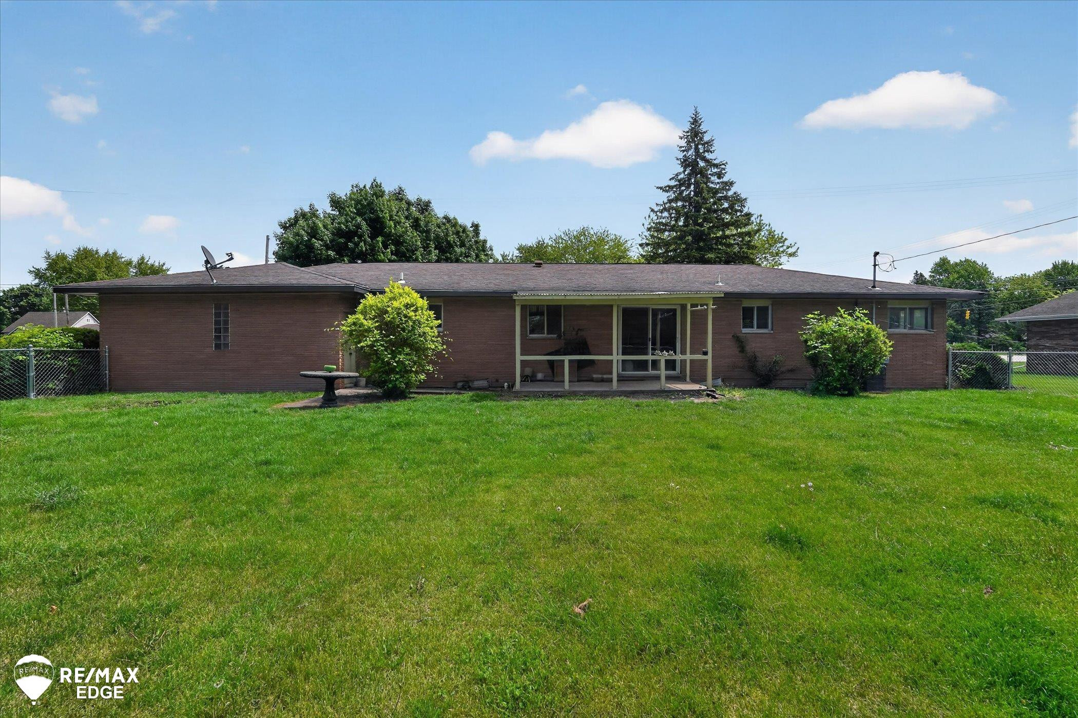 2809 S Outer Drive, Saginaw, MI 48601 — Photo 47