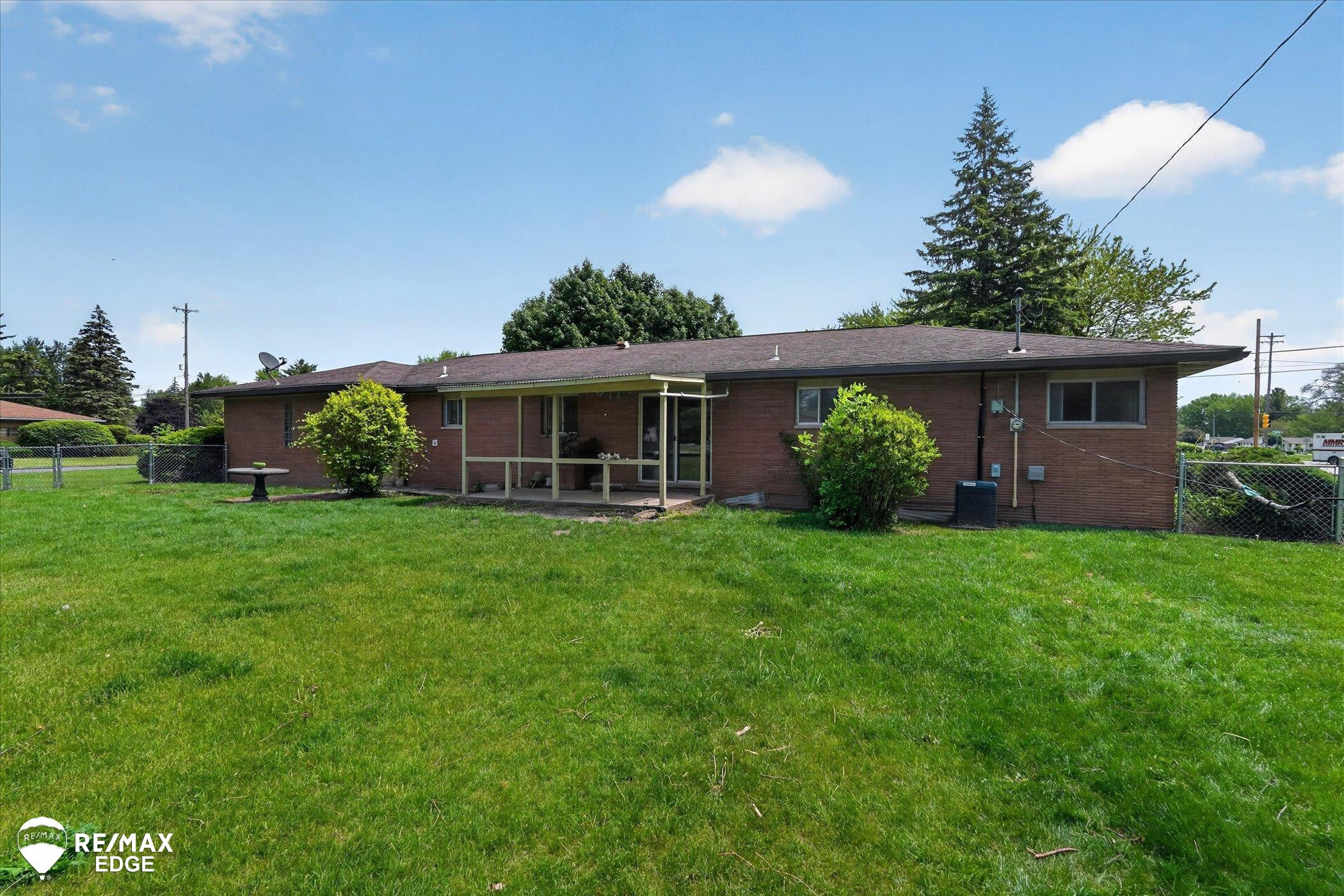 2809 S Outer Drive, Saginaw, MI 48601 — Photo 48