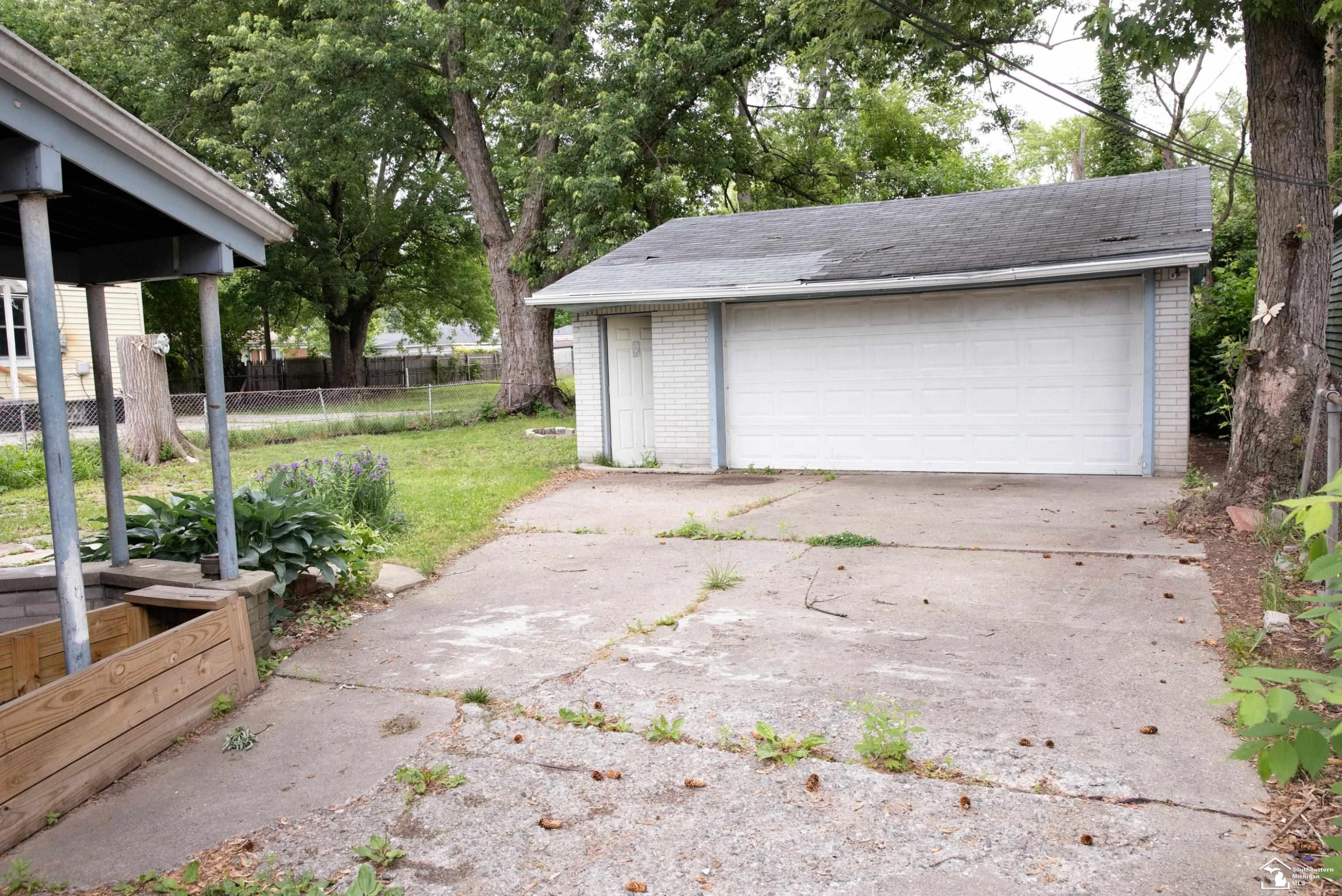 19278 Berg Road, Detroit, MI 48219 — Photo 30