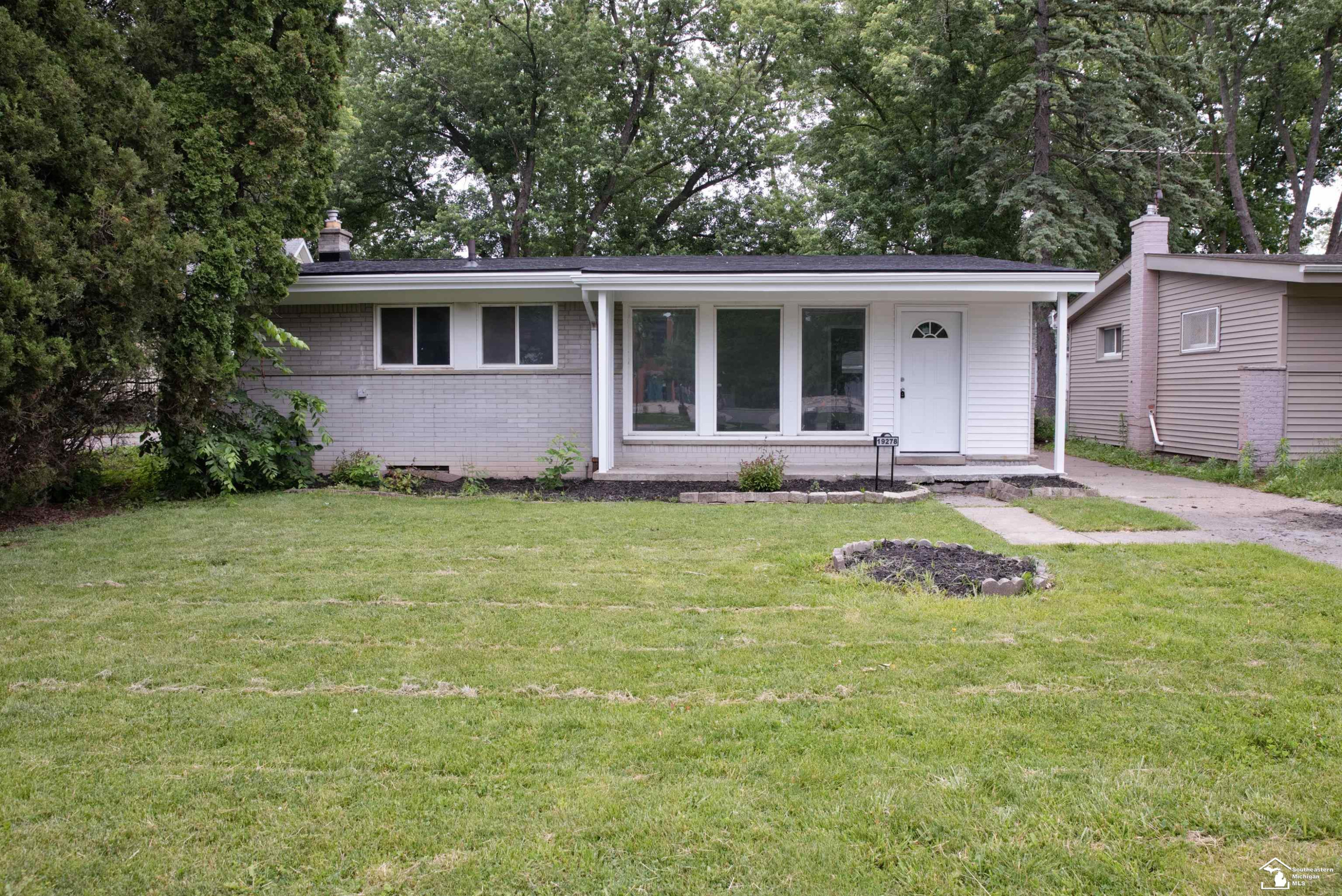 19278 Berg Road, Detroit, MI 48219 — Photo 36