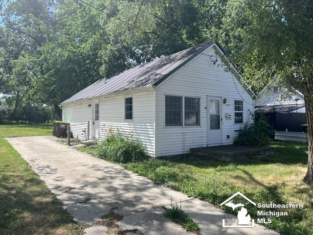 978 Division Street, Adrian, MI 49221 — Photo 3
