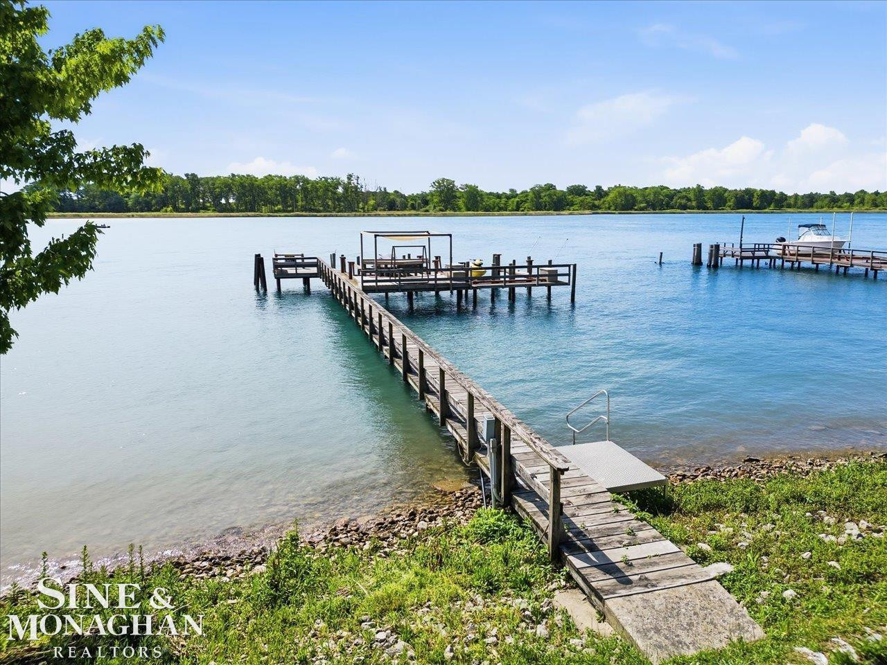 2300 S Channel Drive, MI 48028 — Photo 4