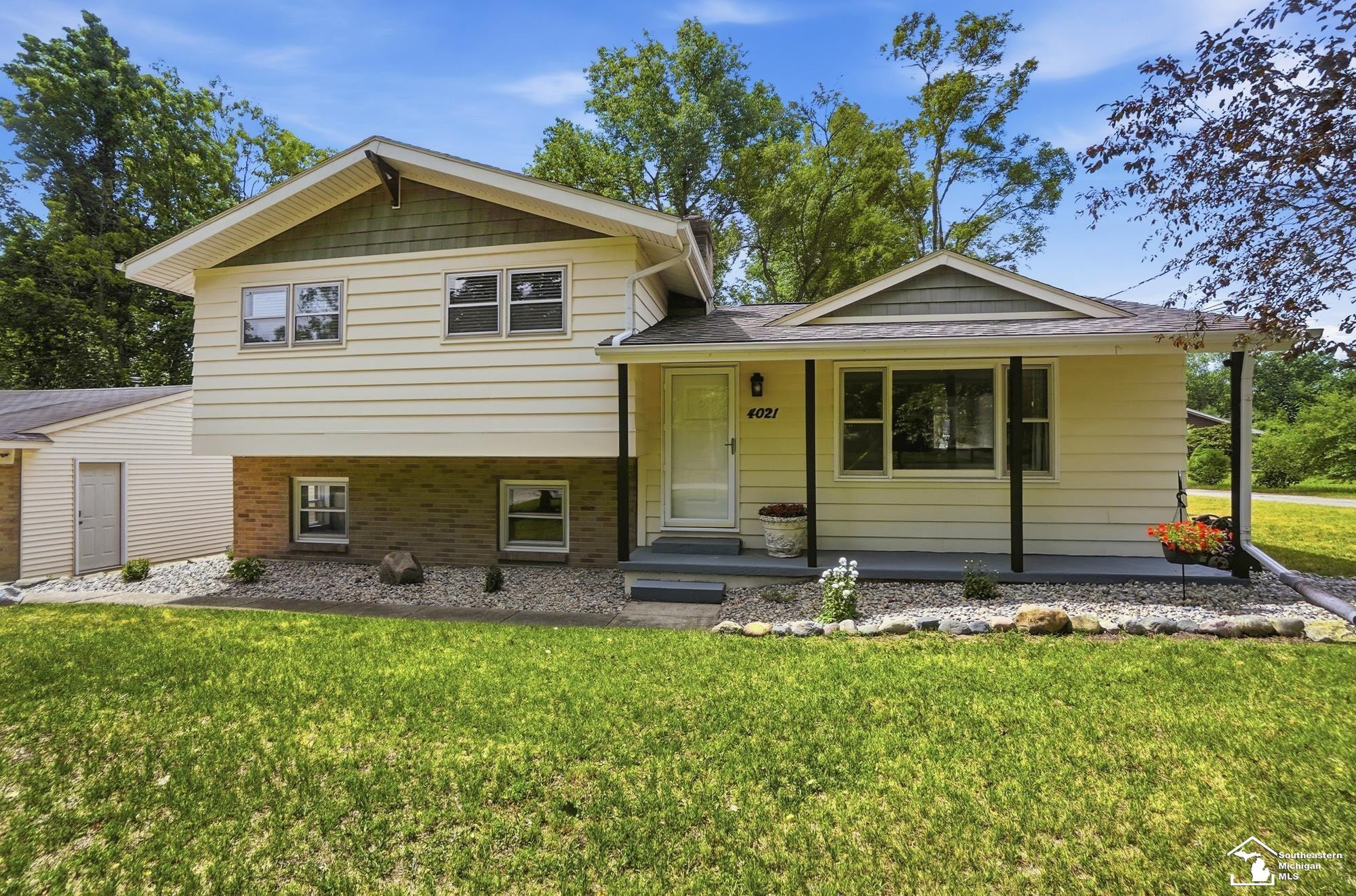 4021 Section Road, Lambertville, MI 48144