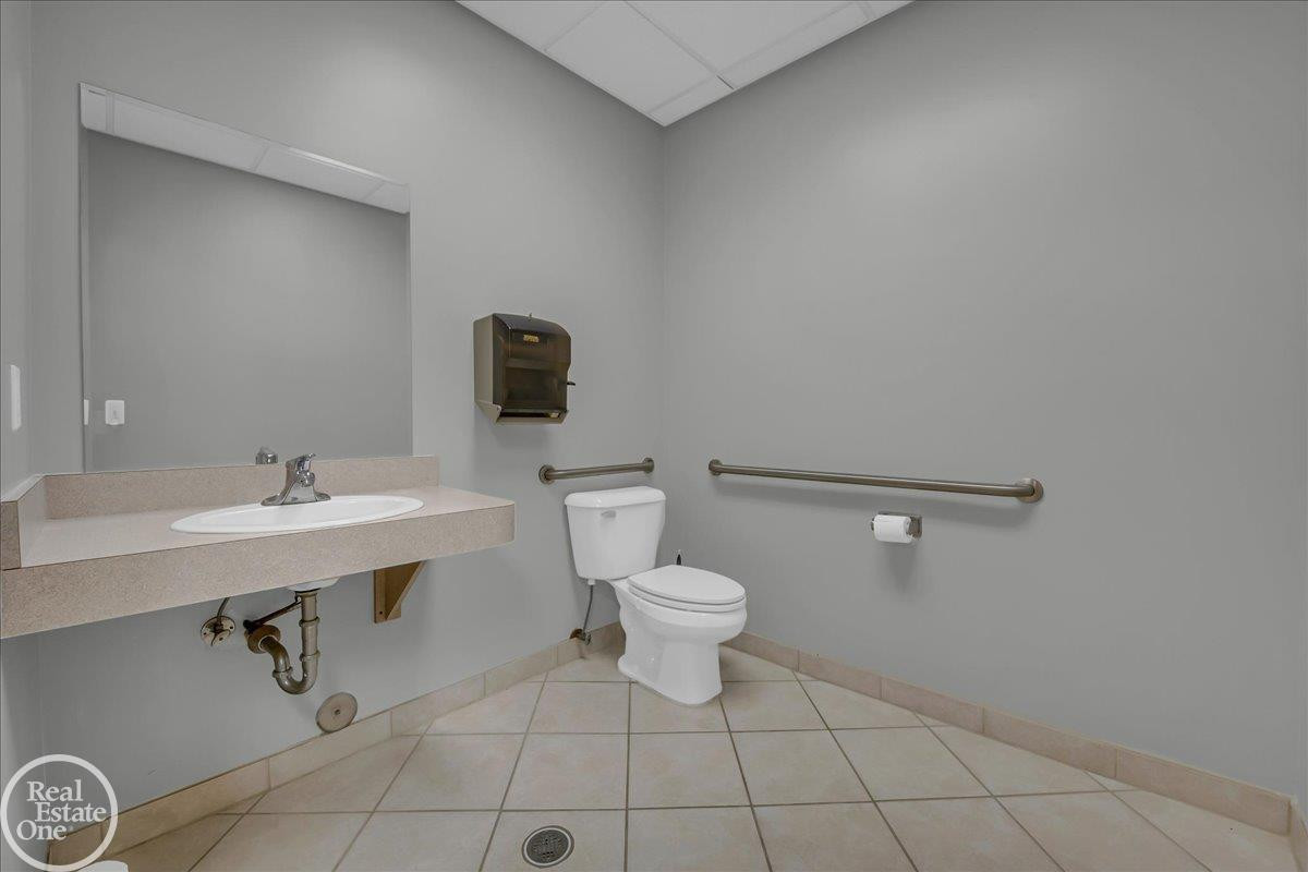 12565 E 9 MILE Road, Warren, MI 48089 — Photo 10