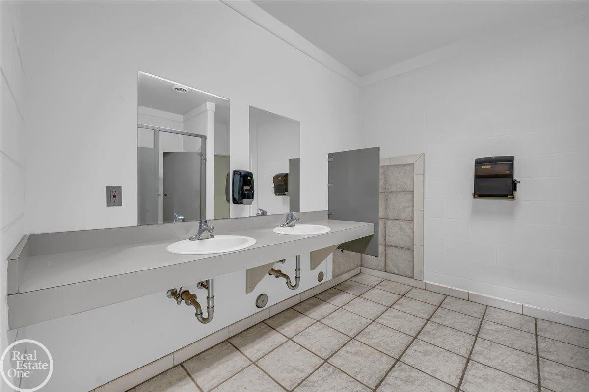 12565 E 9 MILE Road, Warren, MI 48089 — Photo 13