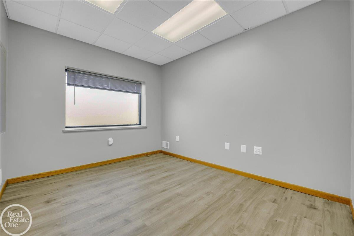 12565 E 9 MILE Road, Warren, MI 48089 — Photo 21