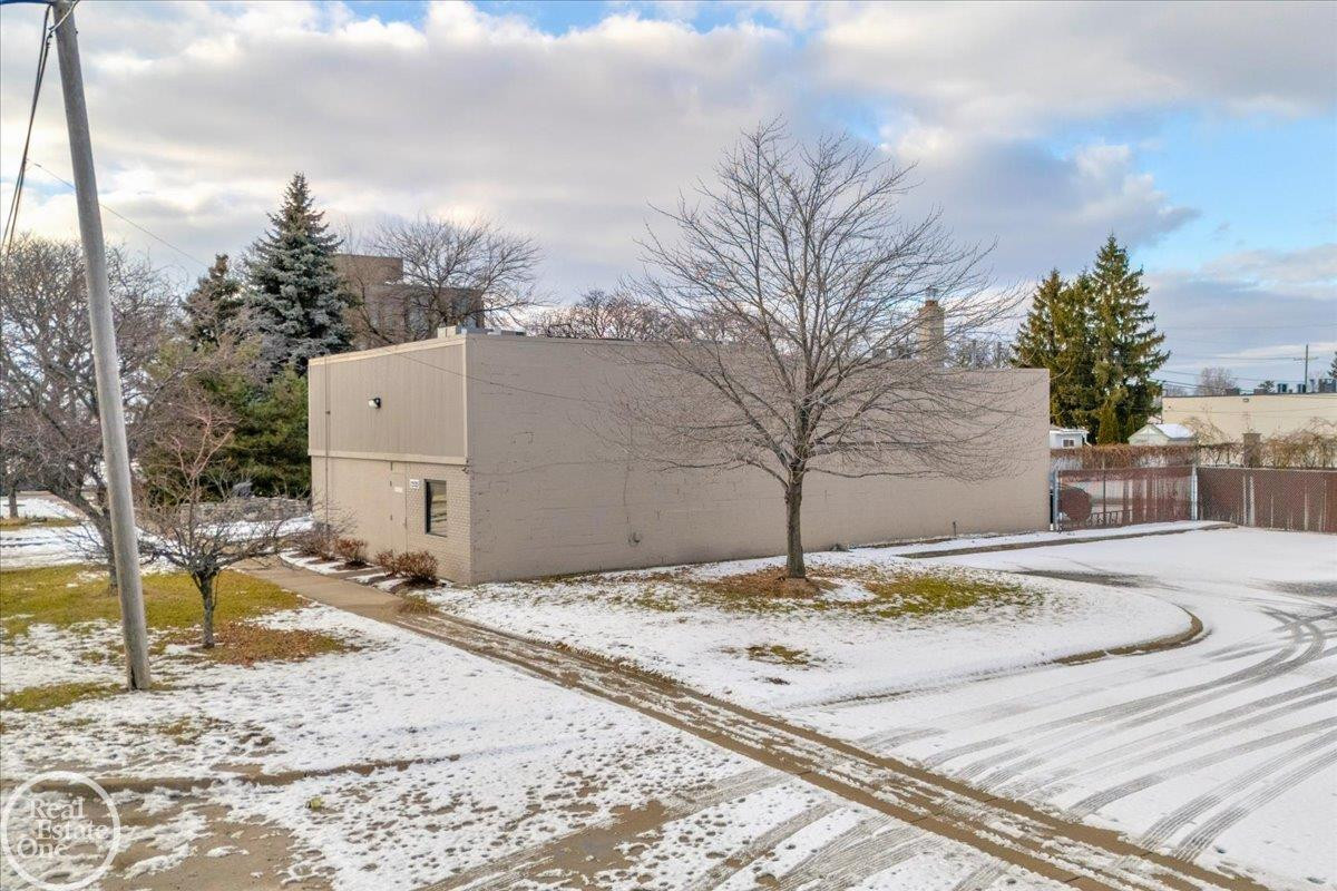 12565 E 9 MILE Road, Warren, MI 48089 — Photo 34