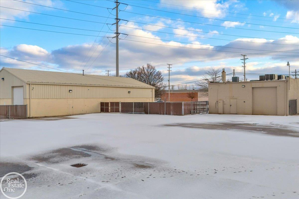 12565 E 9 MILE Road, Warren, MI 48089 — Photo 36