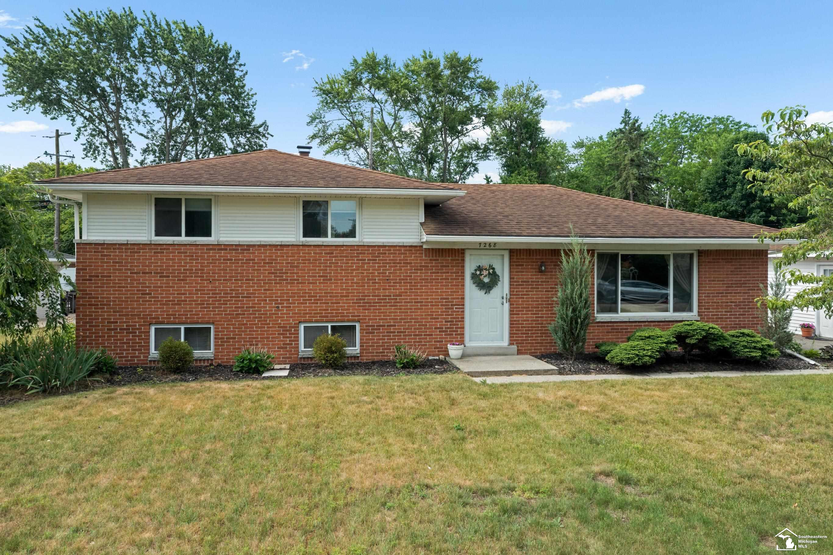7268 Brookside Drive, Lambertville, MI 48144 — front exterior